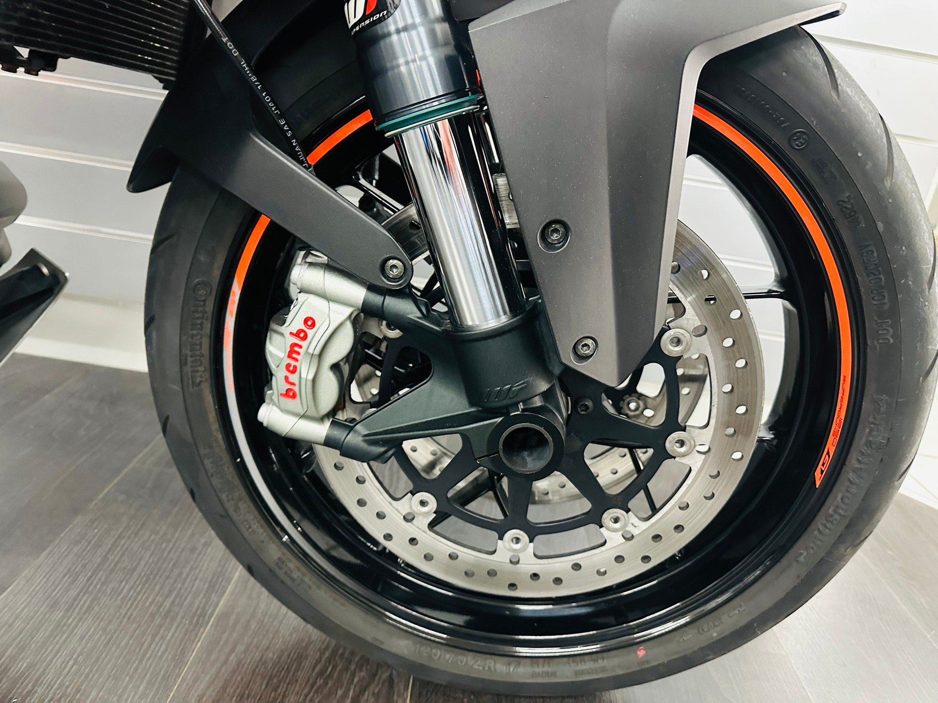 KTM 1290 Super Duke GT - 4
