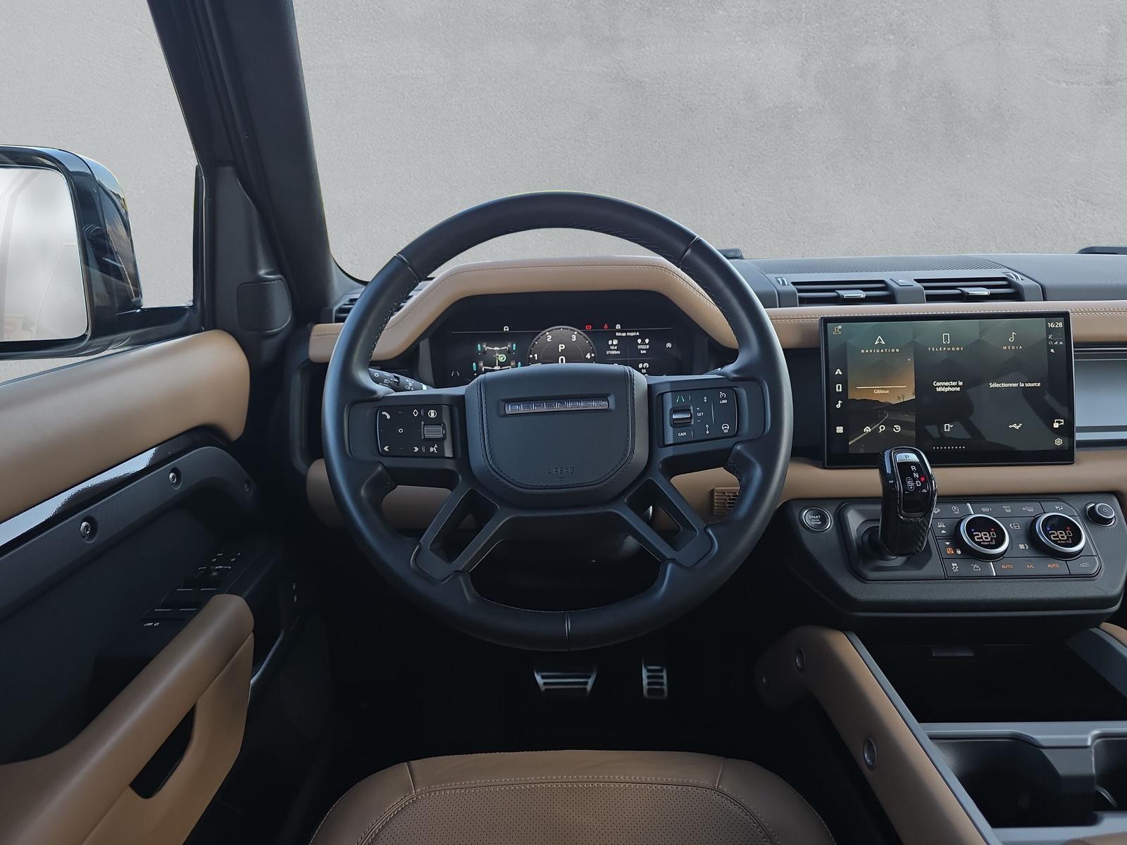 LAND ROVER Defender 130 3.0 D I6 300 X-Dynamic HSE (CH) AHK 3.0T - 16