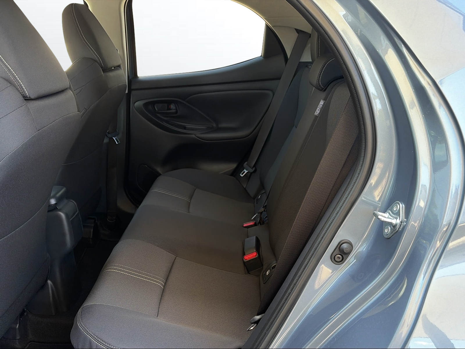 TOYOTA Yaris 1.5 Trend e-CVT - 11