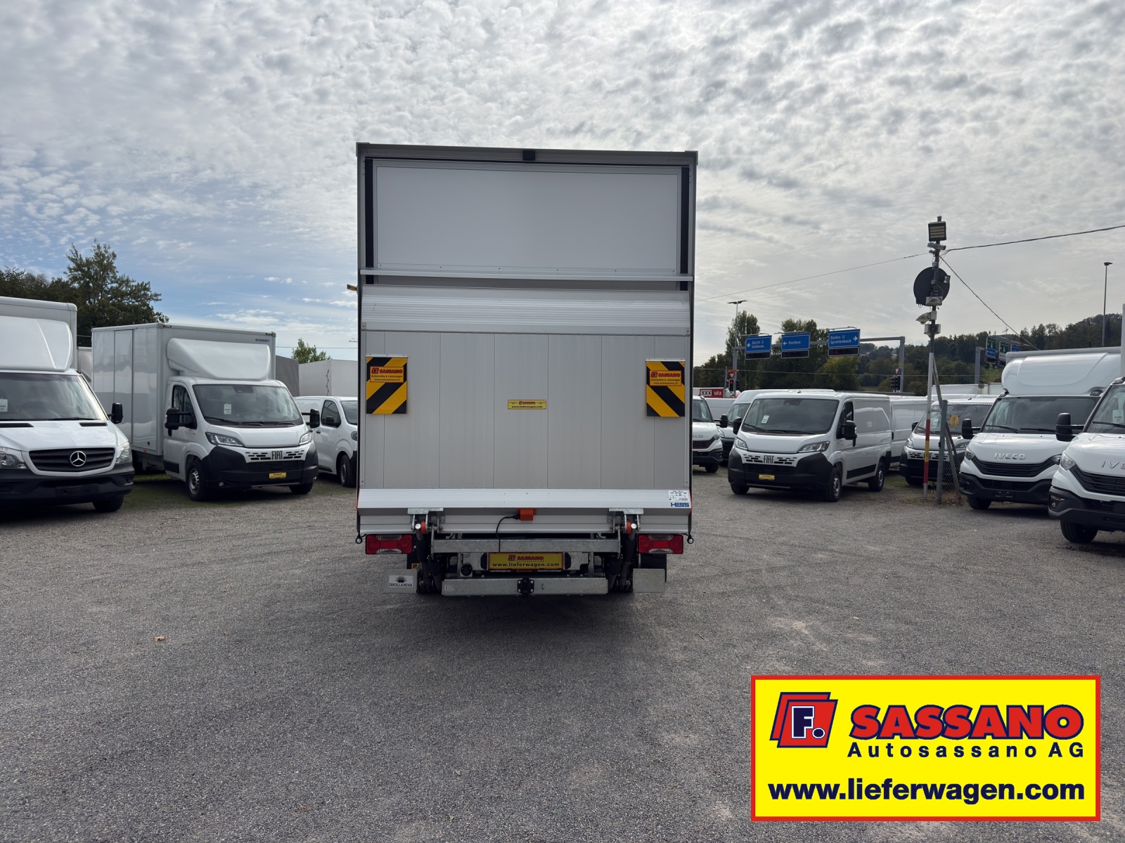 IVECO Daily 35S18 HI-MATIC Ultra Light Koffer mit Hebebühne CH Fahrzeug - 7