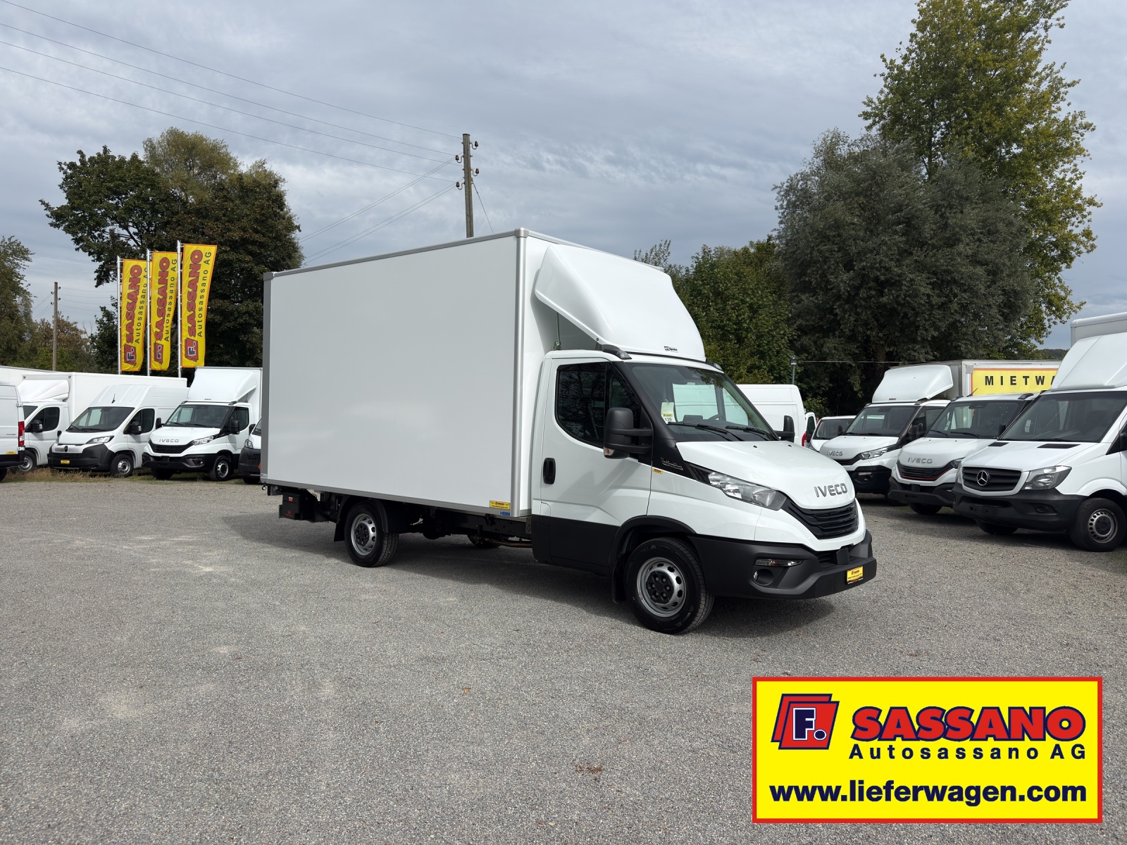 IVECO Daily 35S18 HI-MATIC Ultra Light Koffer mit Hebebühne CH Fahrzeug - 10