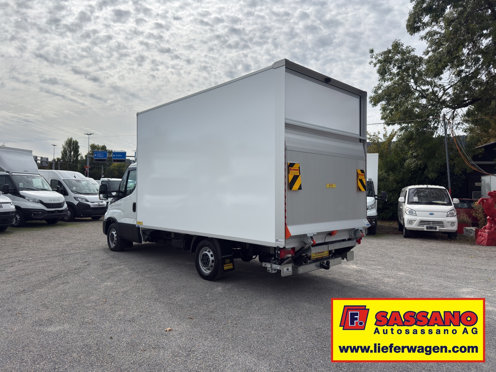 IVECO Daily 35S18 HI-MATIC Ultra Light Koffer mit Hebebühne CH Fahrzeug - 5