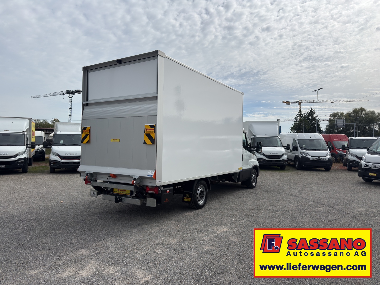 IVECO Daily 35S18 HI-MATIC Ultra Light Koffer mit Hebebühne CH Fahrzeug - 6