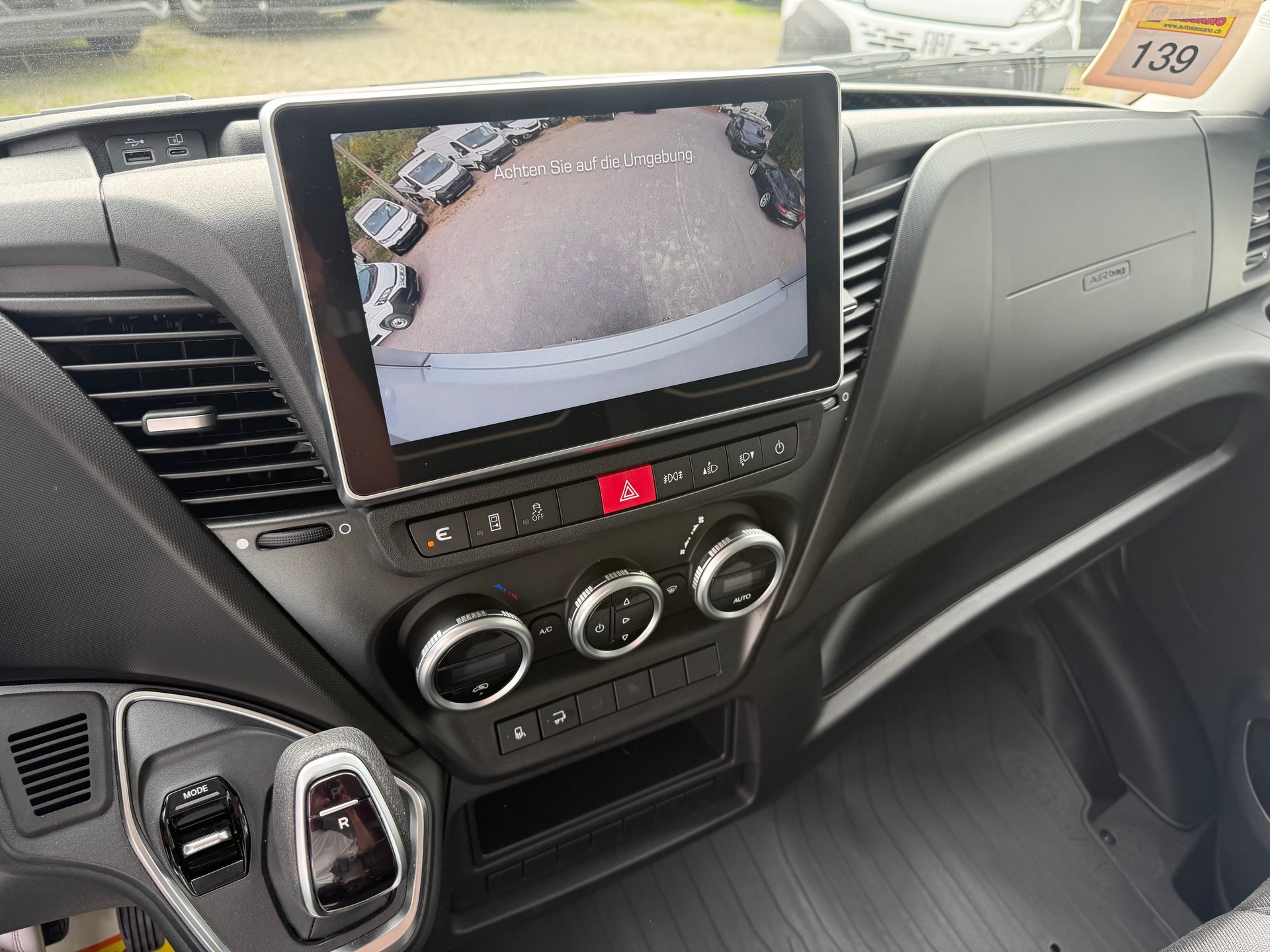 IVECO Daily 35S18 HI-MATIC Ultra Light Koffer mit Hebebühne CH Fahrzeug - 13