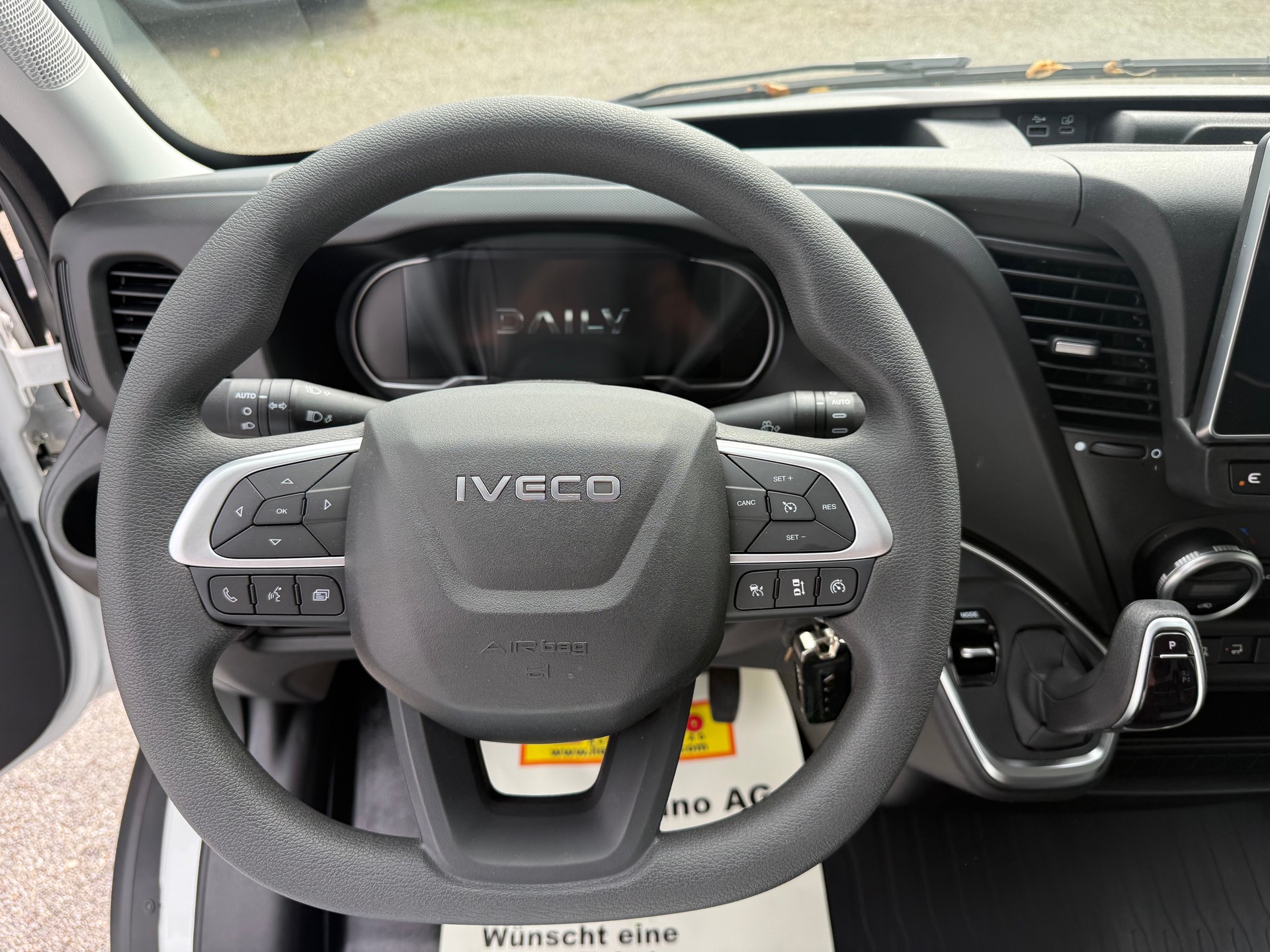 IVECO Daily 35S18 HI-MATIC Ultra Light Koffer mit Hebebühne CH Fahrzeug - 14