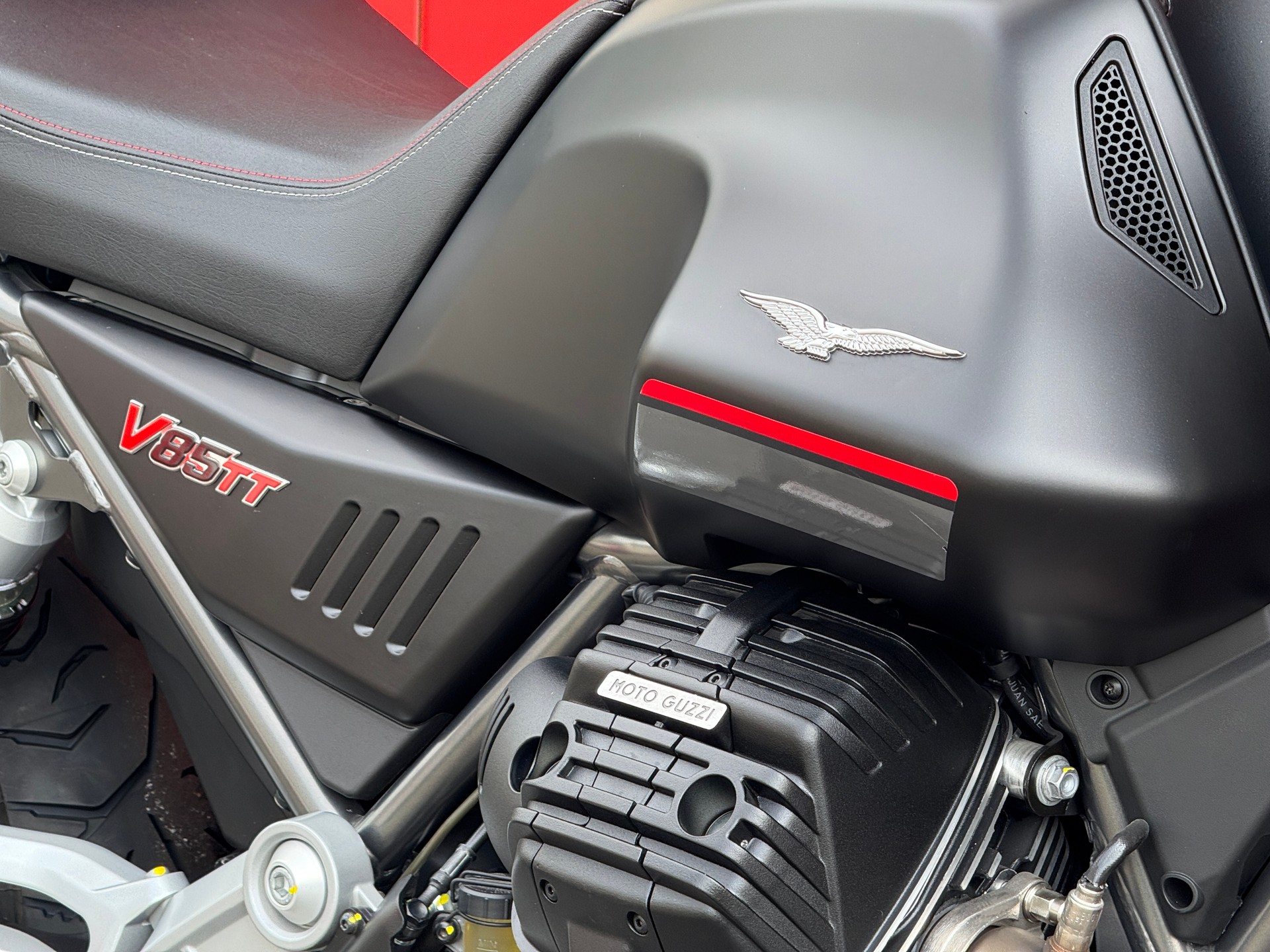 MOTO GUZZI V85 TT (35kW) - 13