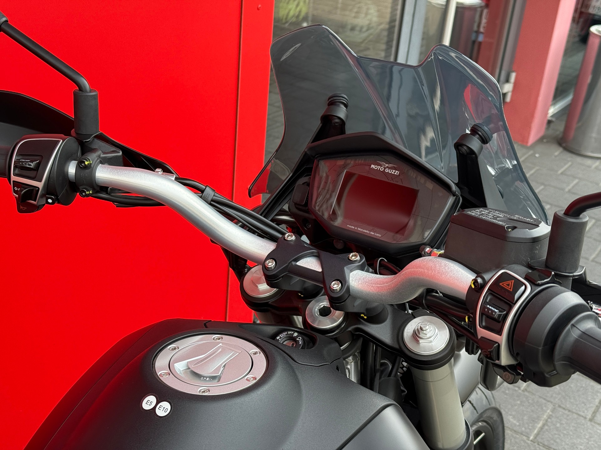MOTO GUZZI V85 TT (35kW) - 11