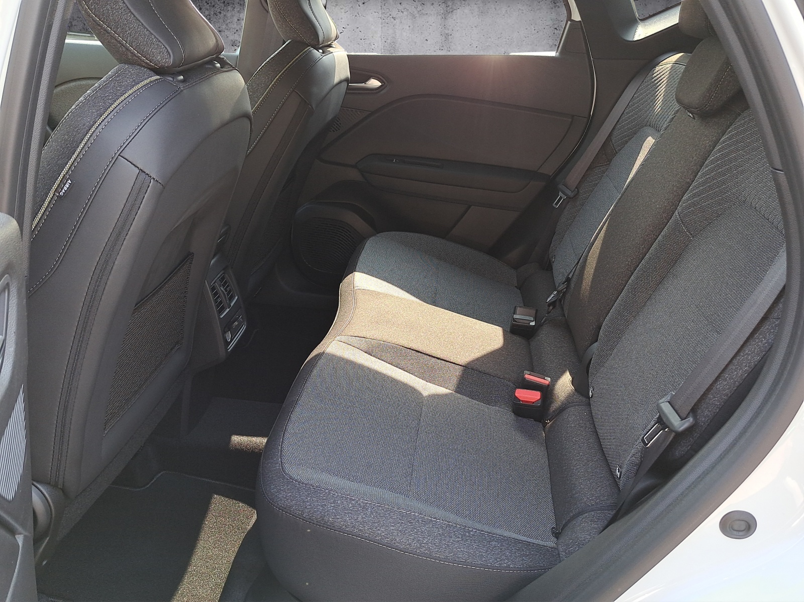 MITSUBISHI ASX 1.6 HEV Intense-14