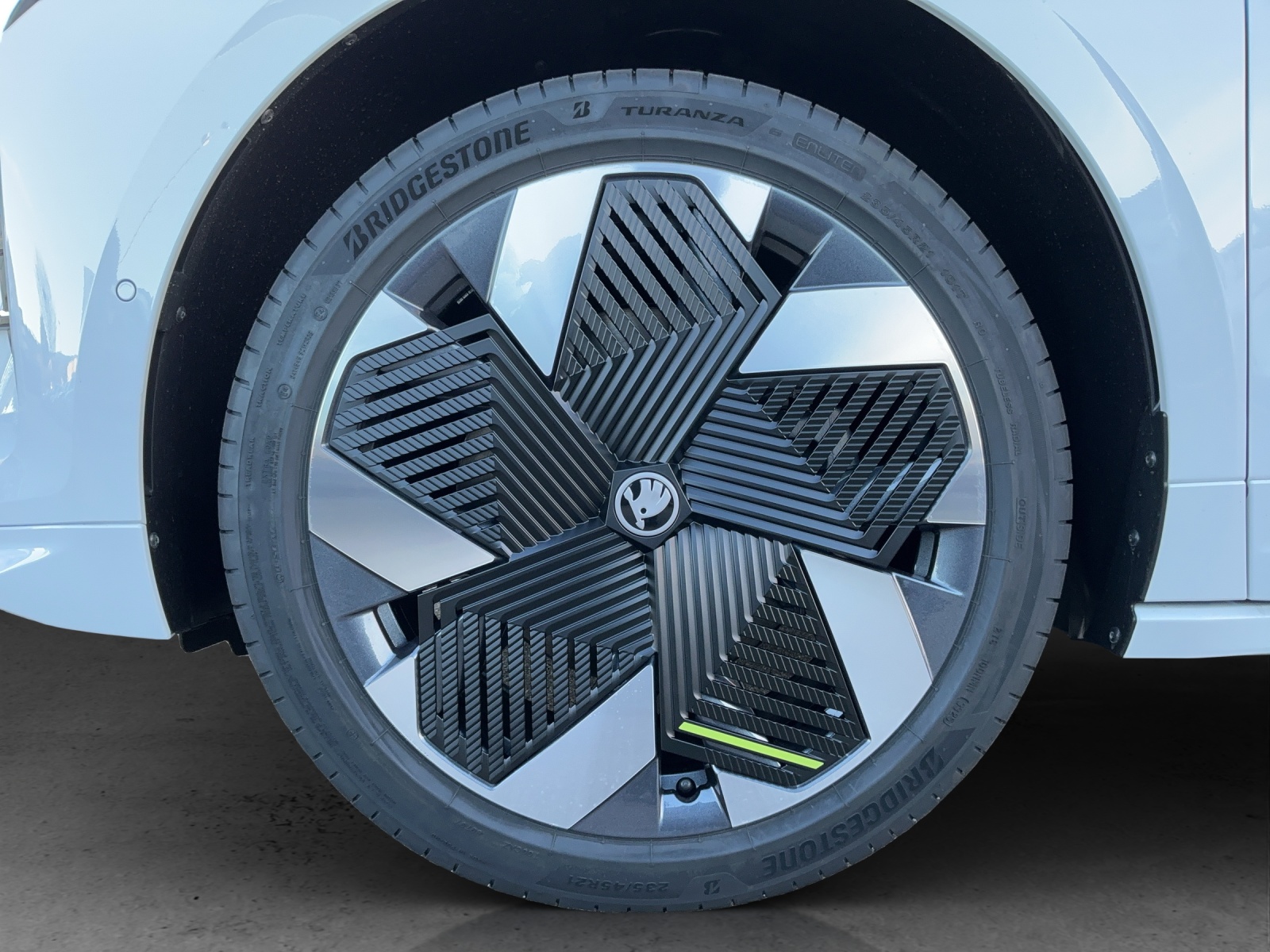 SKODA Enyaq 85x 4x4 RS - 13