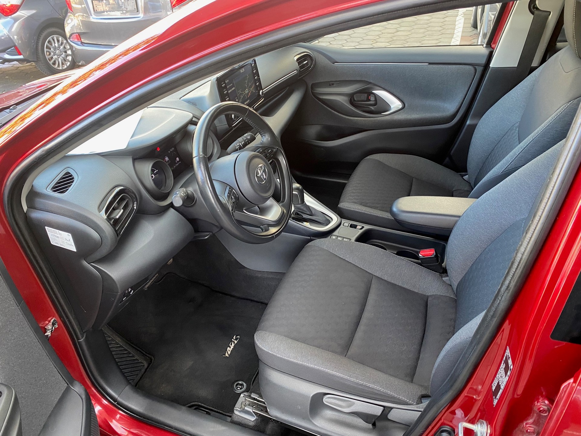 TOYOTA Yaris 1.5 Trend e-CVT - 3