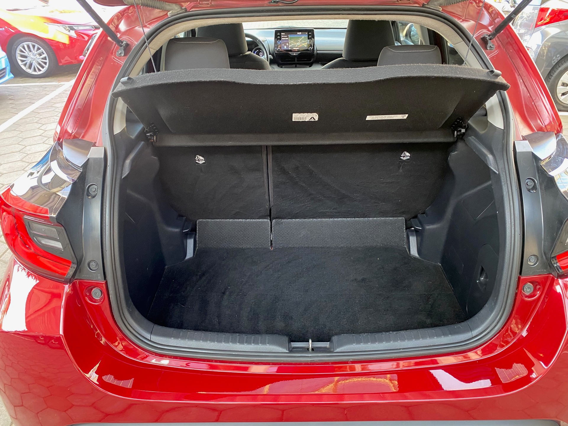 TOYOTA Yaris 1.5 Trend e-CVT - 7