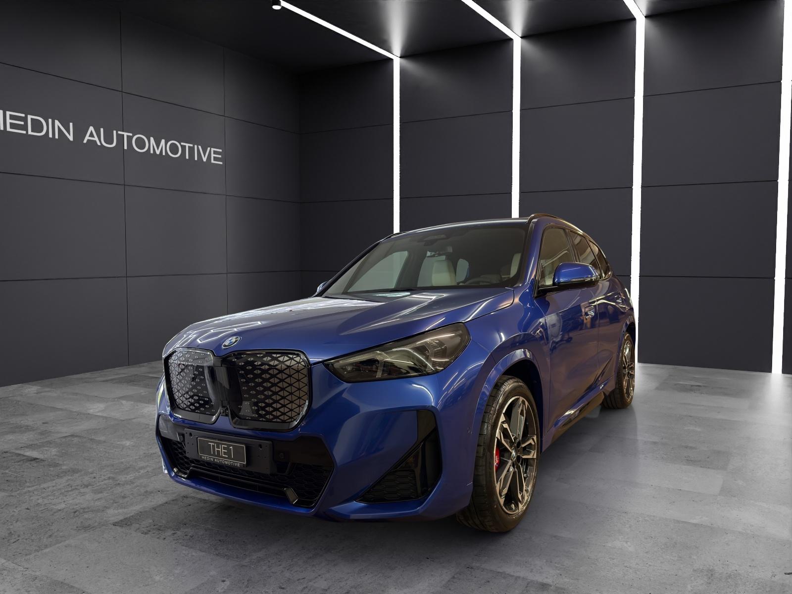 BMW iX1 30 xDrive SUV / Geländewagen