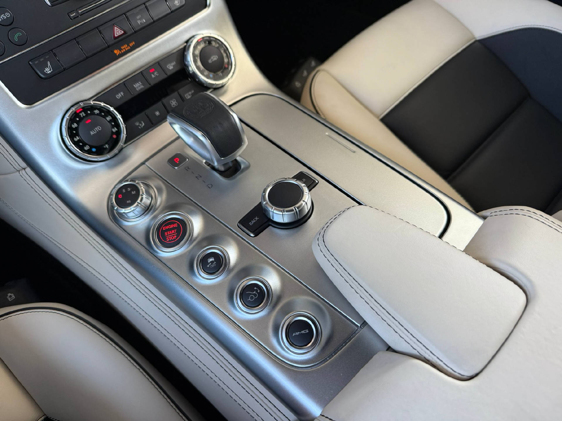 MERCEDES-BENZ SLS AMG Coupé-14