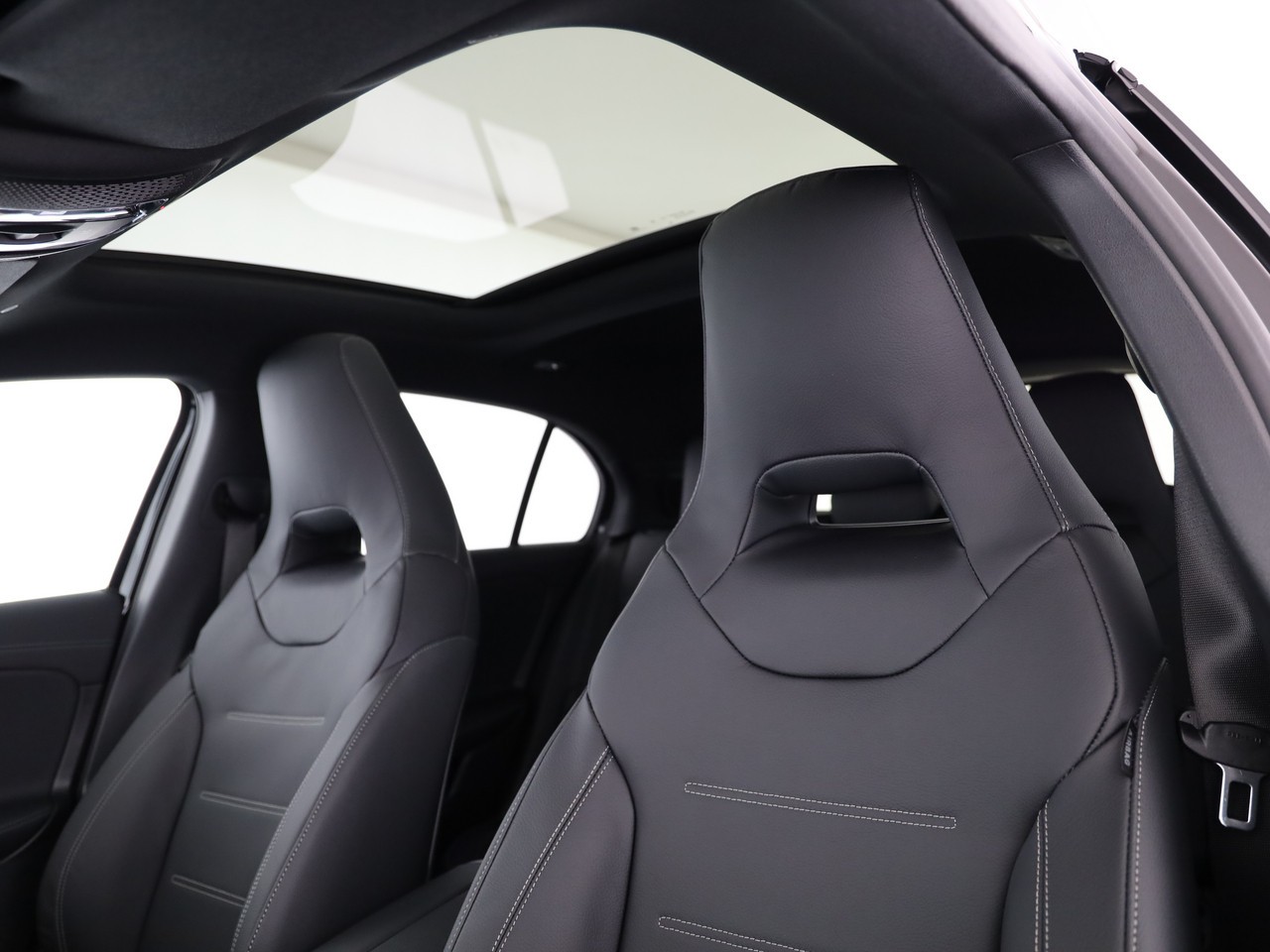 MERCEDES-BENZ A 250 4Matic 8G-DCT - 11