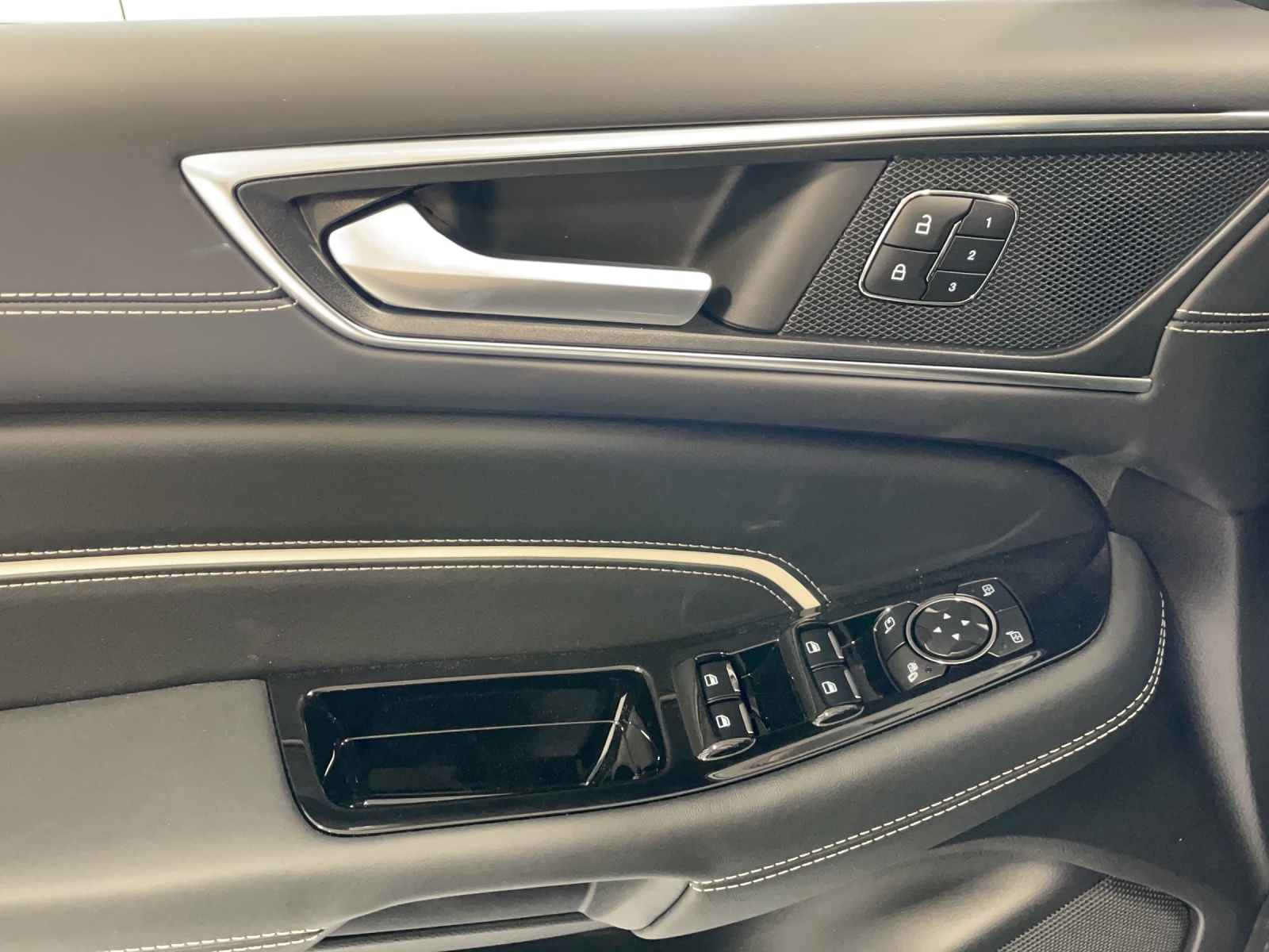 FORD S-Max 2.5 Hybrid Vignale - 11