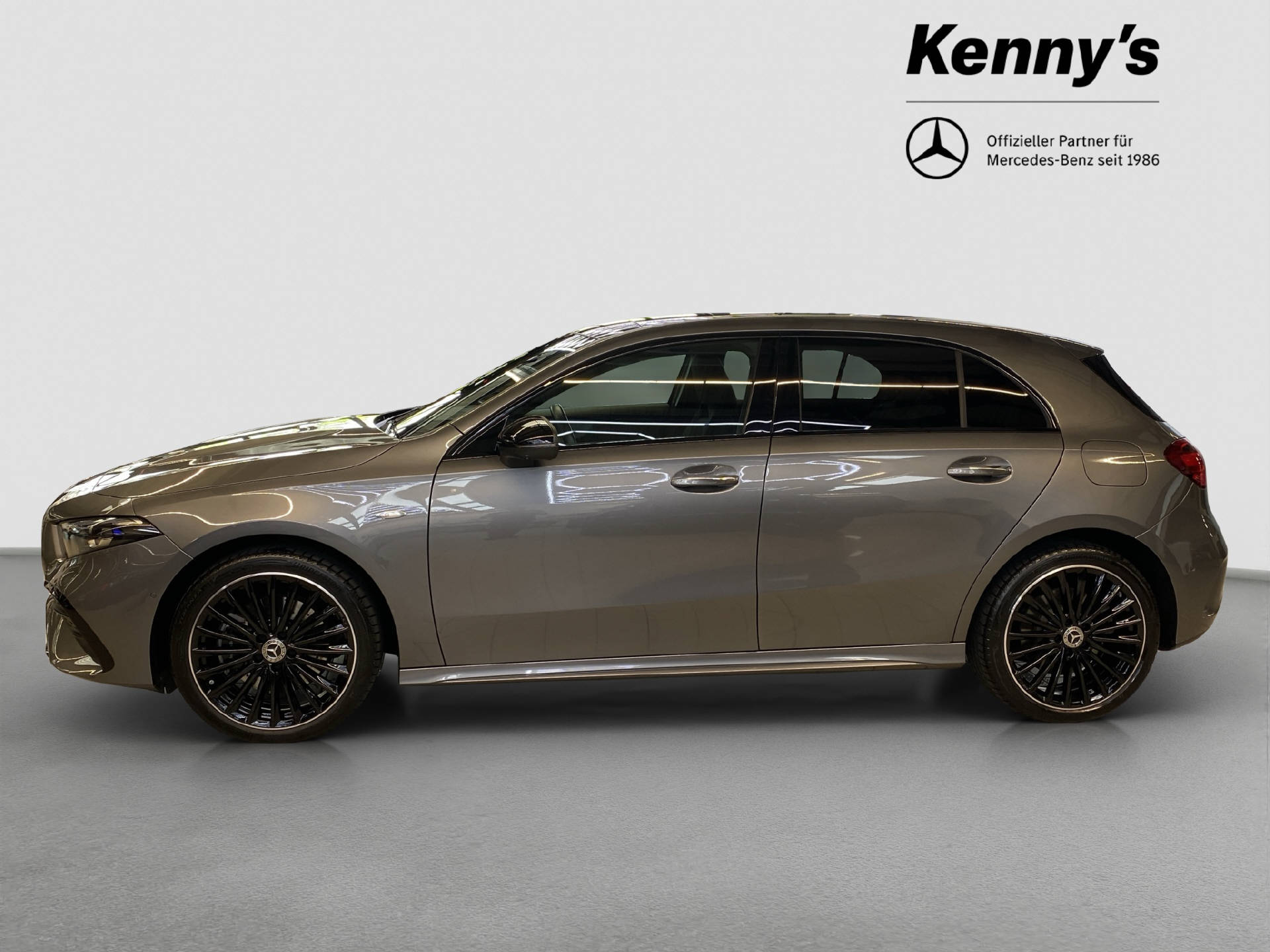 MERCEDES-BENZ A 250 e EQ Star AMG Line - 3