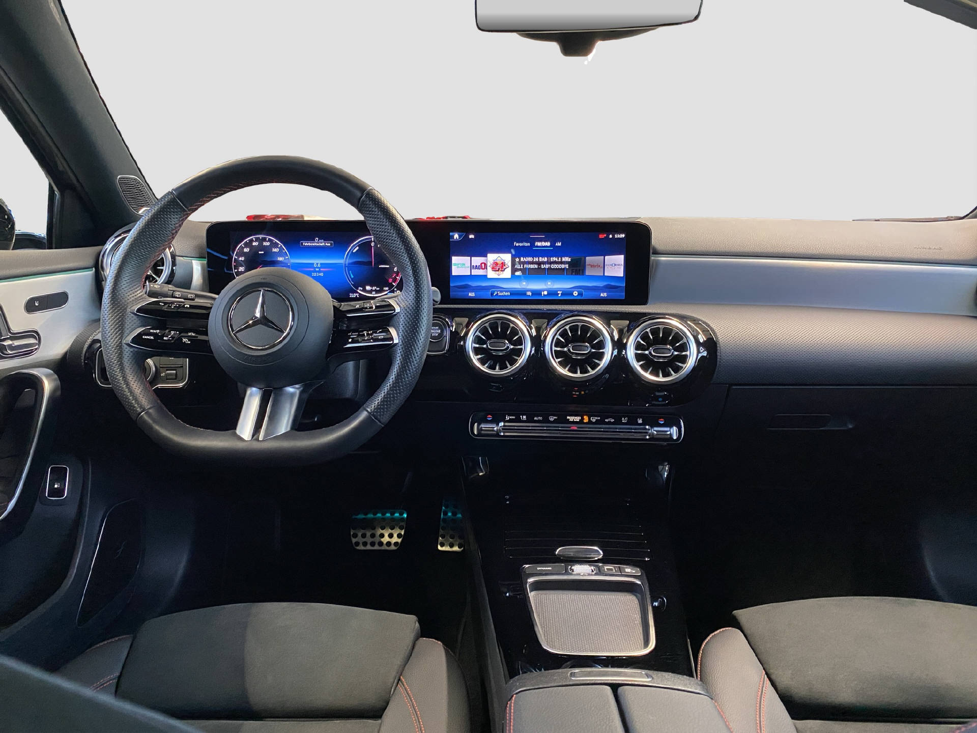 MERCEDES-BENZ A 250 e EQ Star AMG Line - 8