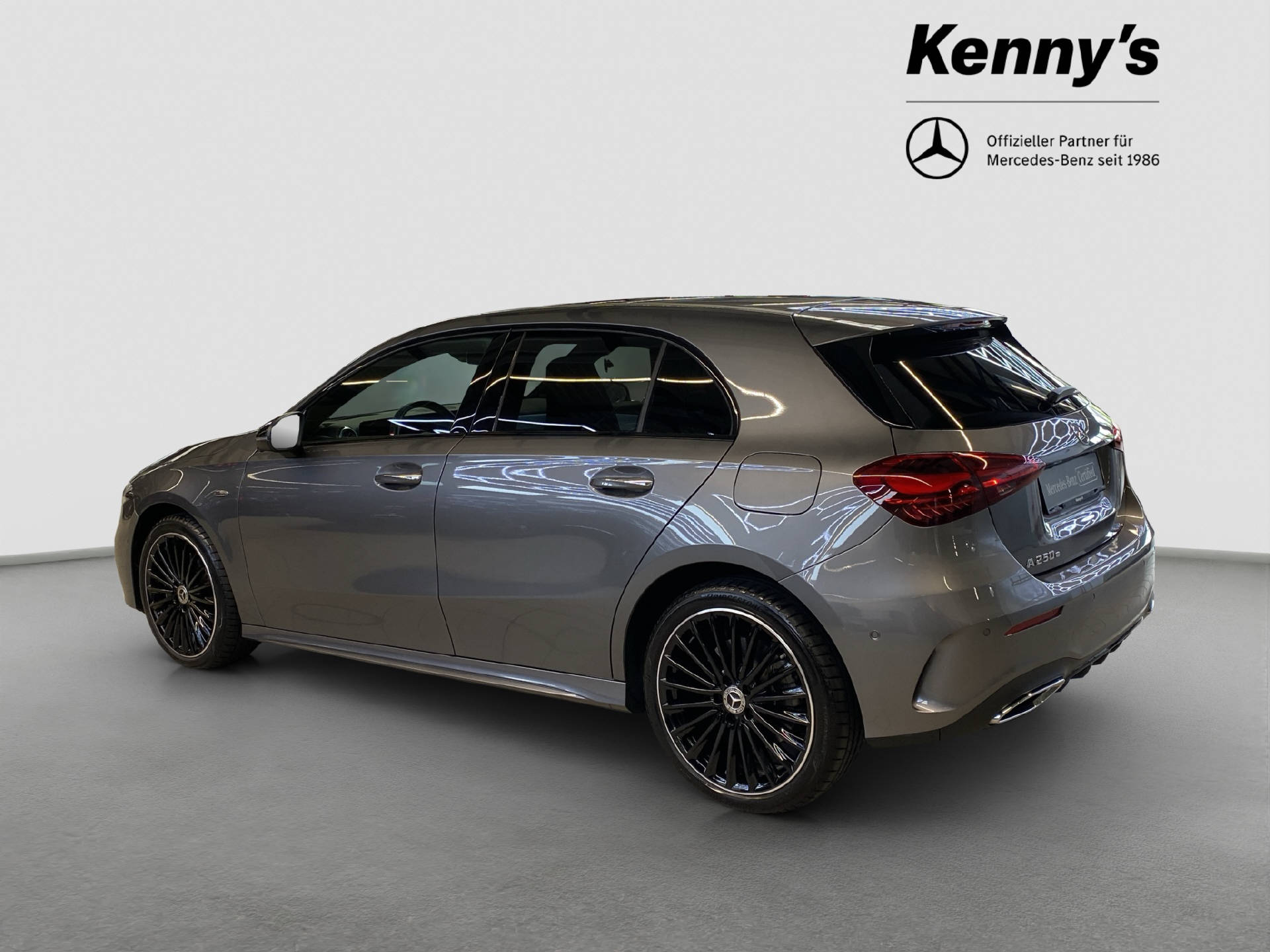 MERCEDES-BENZ A 250 e EQ Star AMG Line - 4