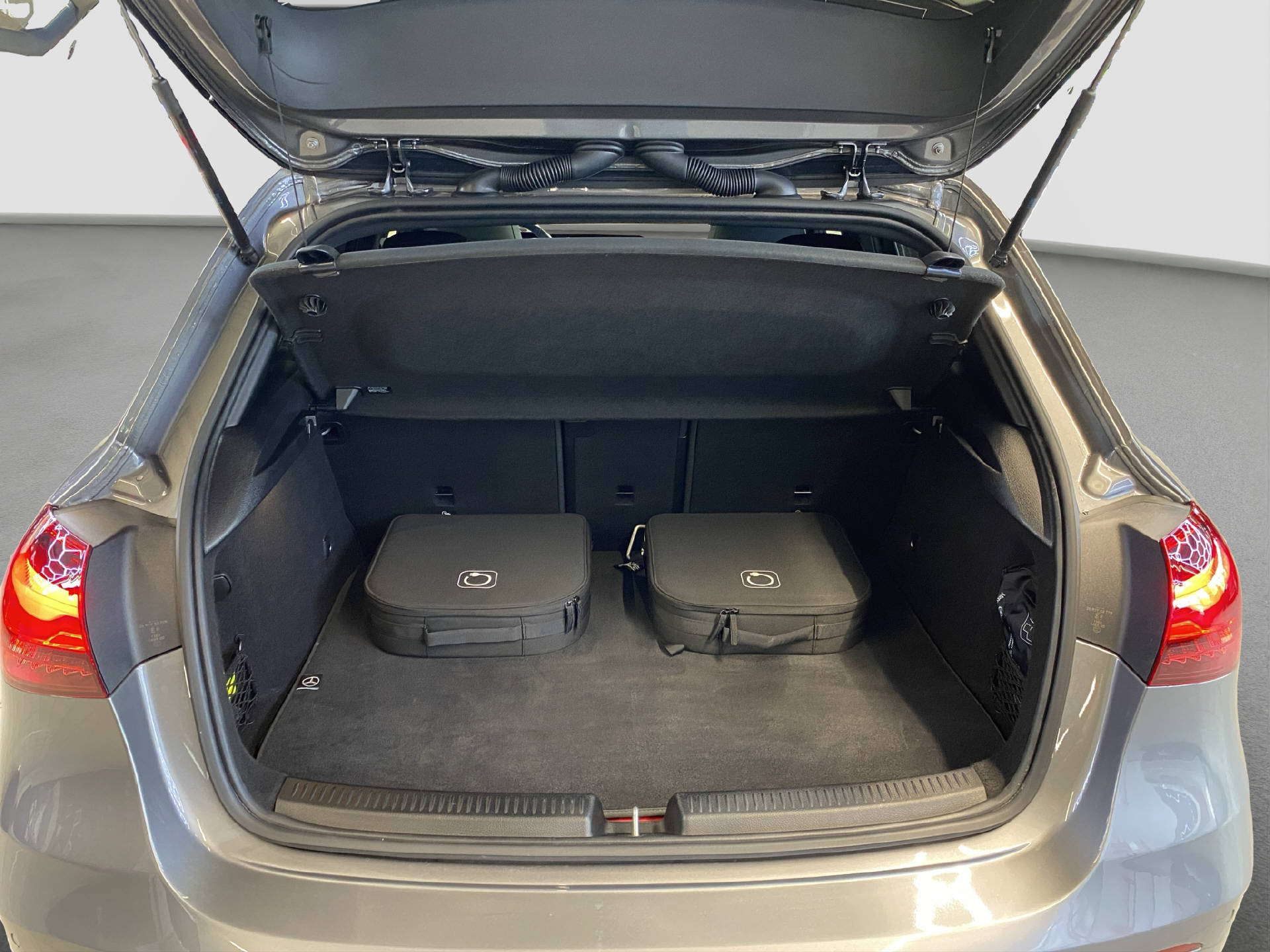 MERCEDES-BENZ A 250 e EQ Star AMG Line - 15