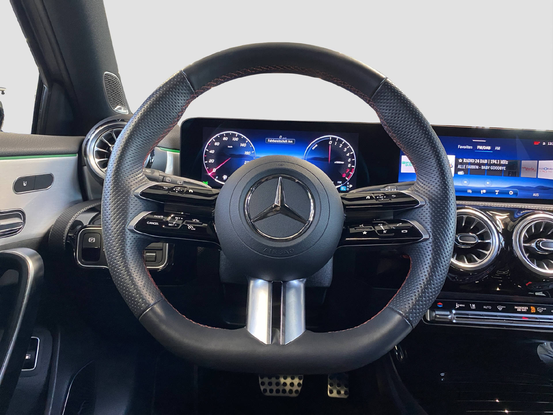MERCEDES-BENZ A 250 e EQ Star AMG Line - 9
