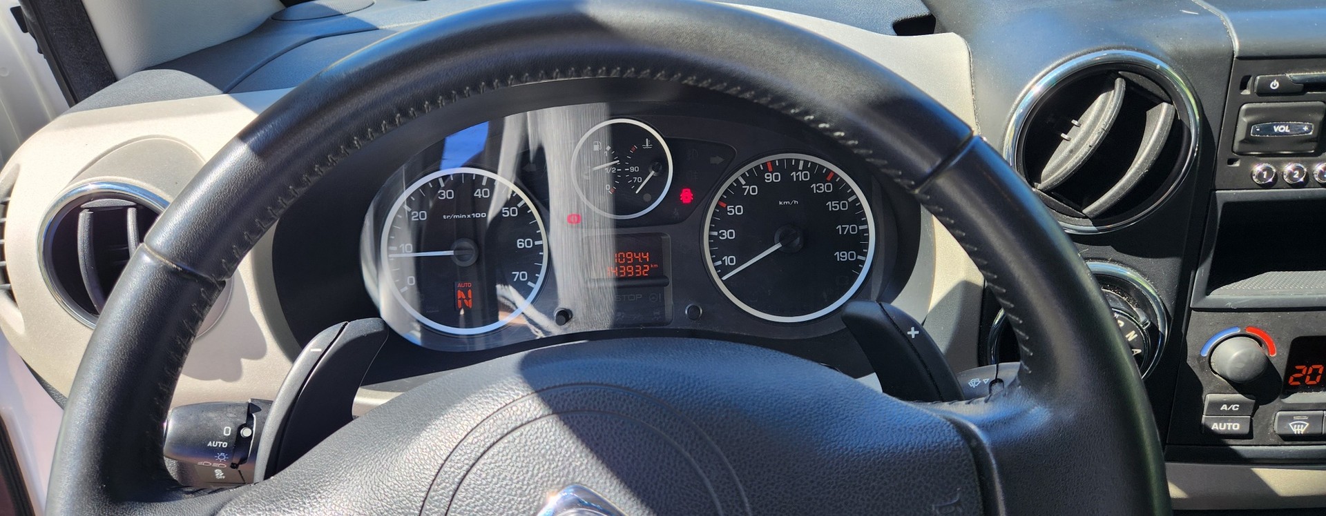 CITROEN Berlingo 1.6 e-HDi Exclusive EGS6 - 13