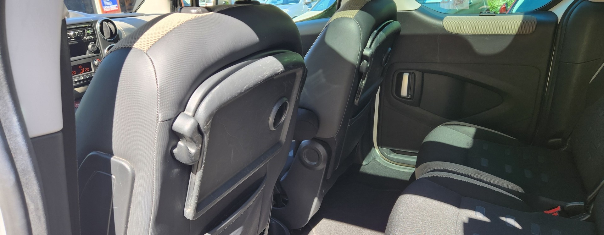 CITROEN Berlingo 1.6 e-HDi Exclusive EGS6 - 10