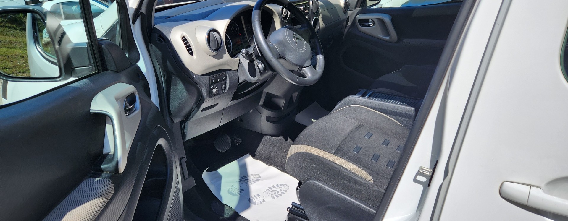 CITROEN Berlingo 1.6 e-HDi Exclusive EGS6 - 16