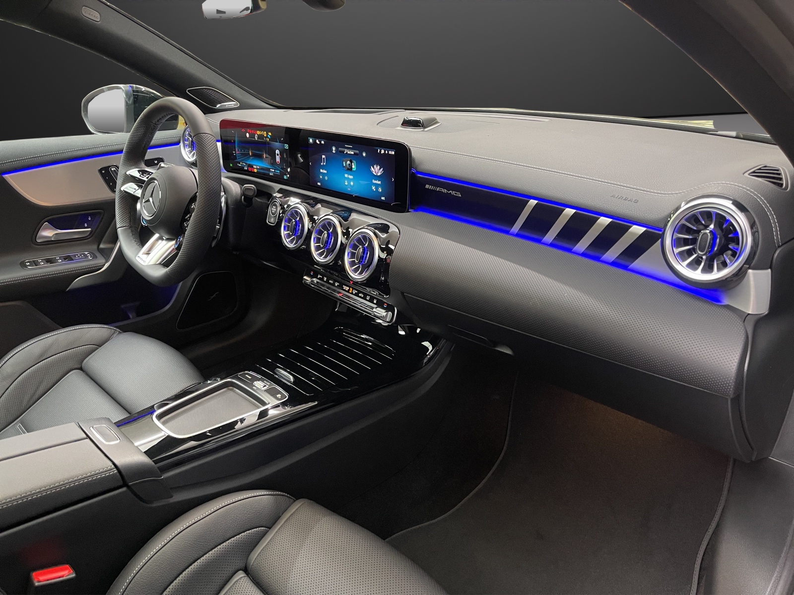 MERCEDES-BENZ AMG A 35 4MATIC Kompaktlimousine 8G-DCT - 8