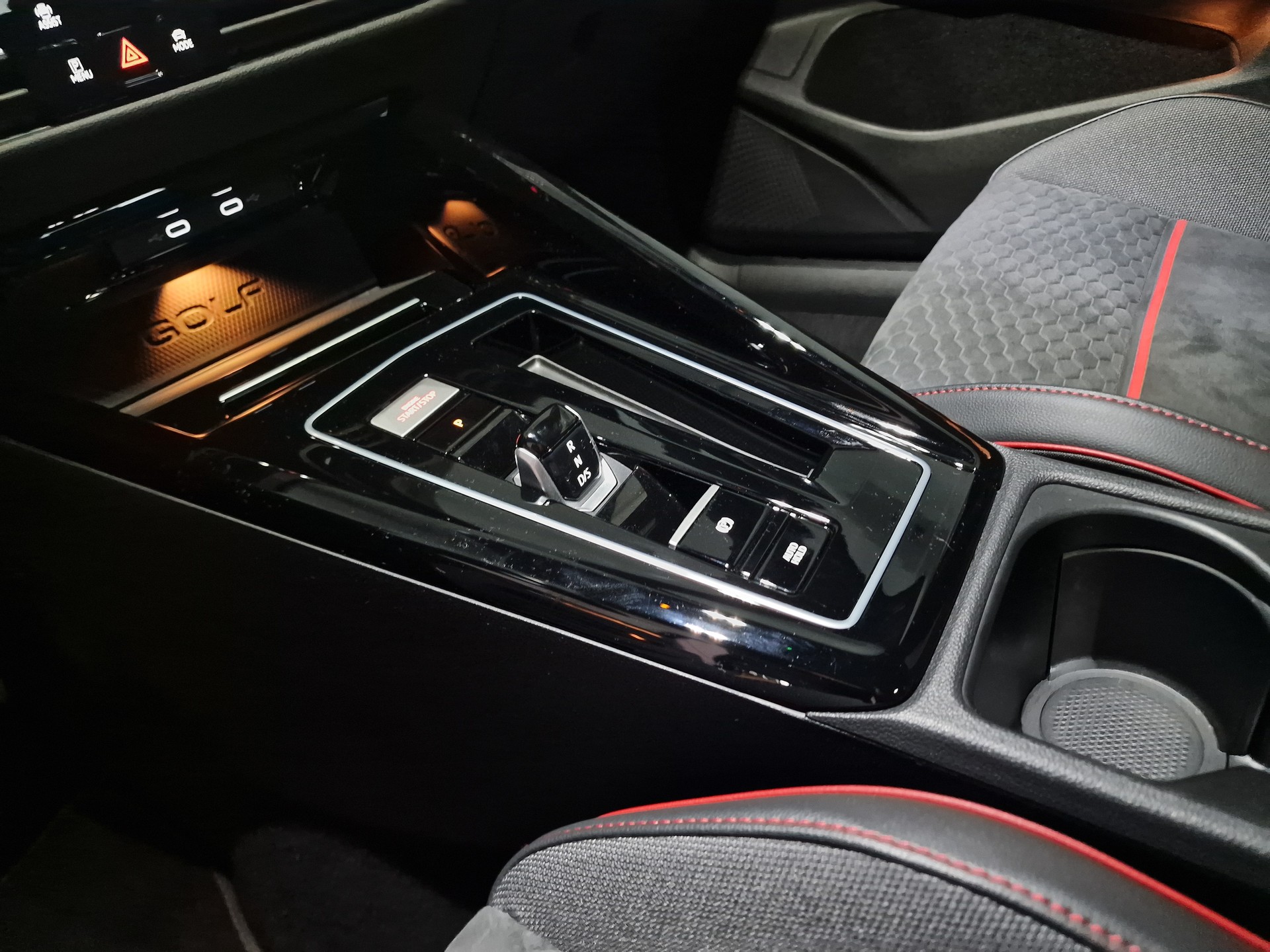 VW Golf 2.0 TSI GTI Clubsport DSG Pano Headup - 17