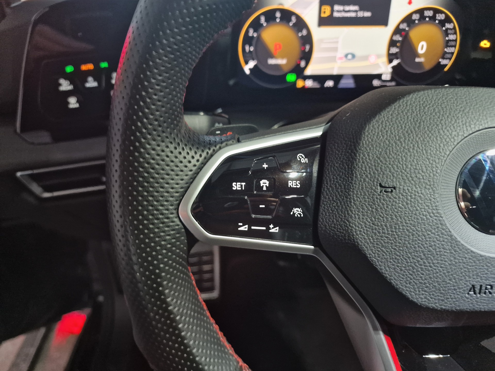 VW Golf 2.0 TSI GTI Clubsport DSG Pano Headup - 16