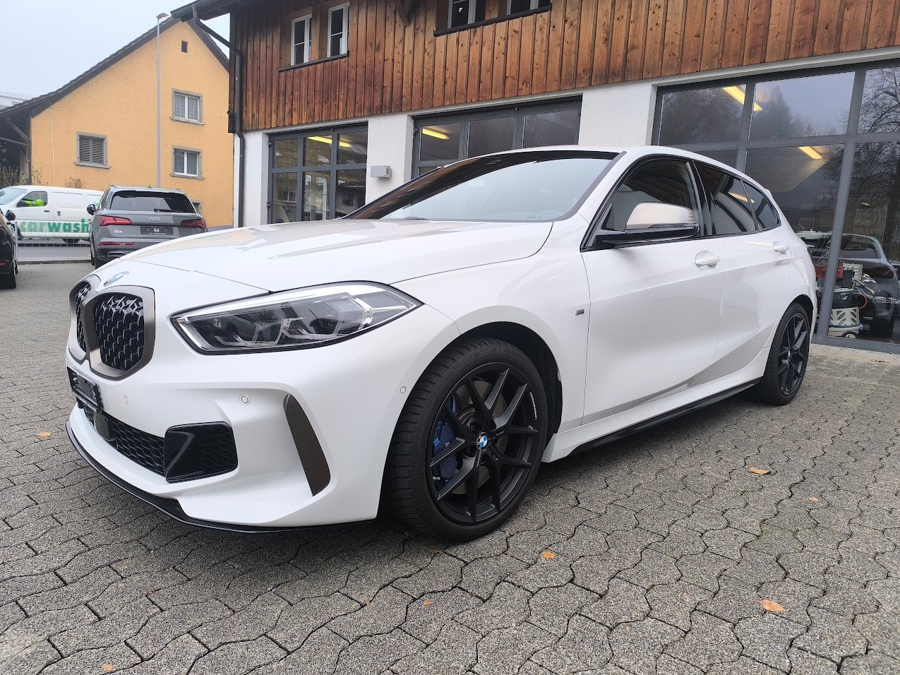 BMW M135i xDrive Steptronic - 1