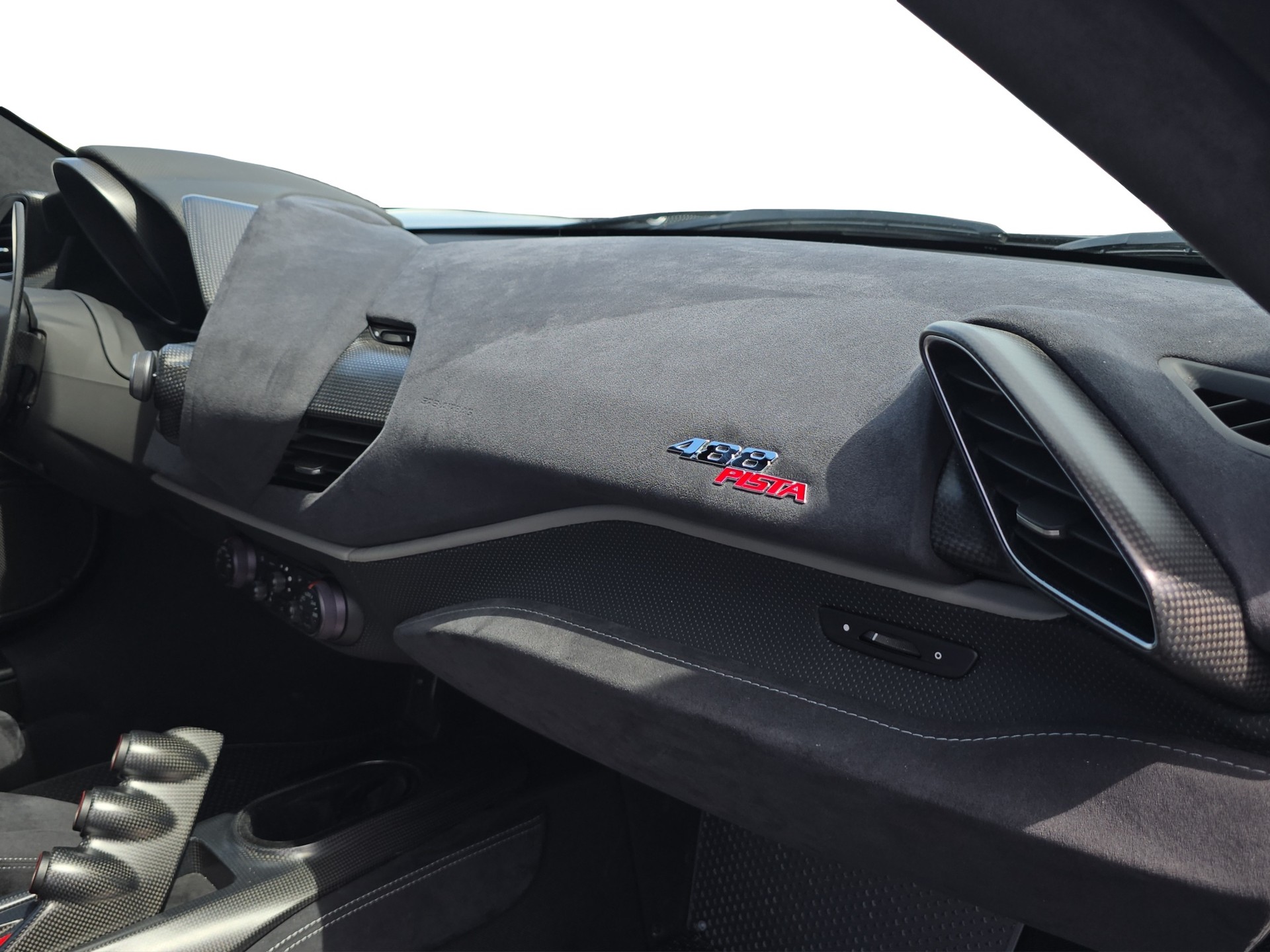 FERRARI 488 Pista 3.9 V8 - 25