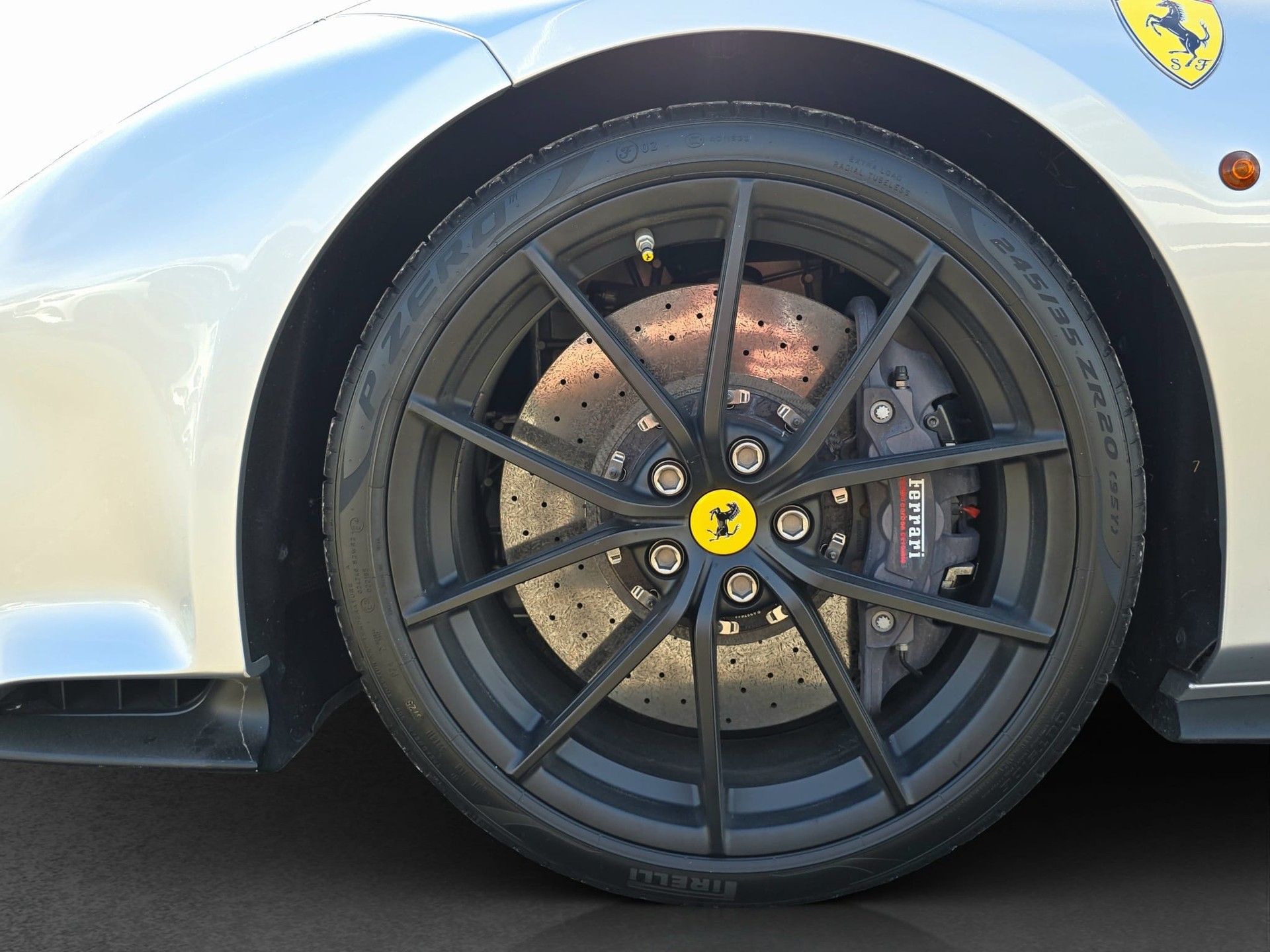 FERRARI 488 Pista 3.9 V8 - 27