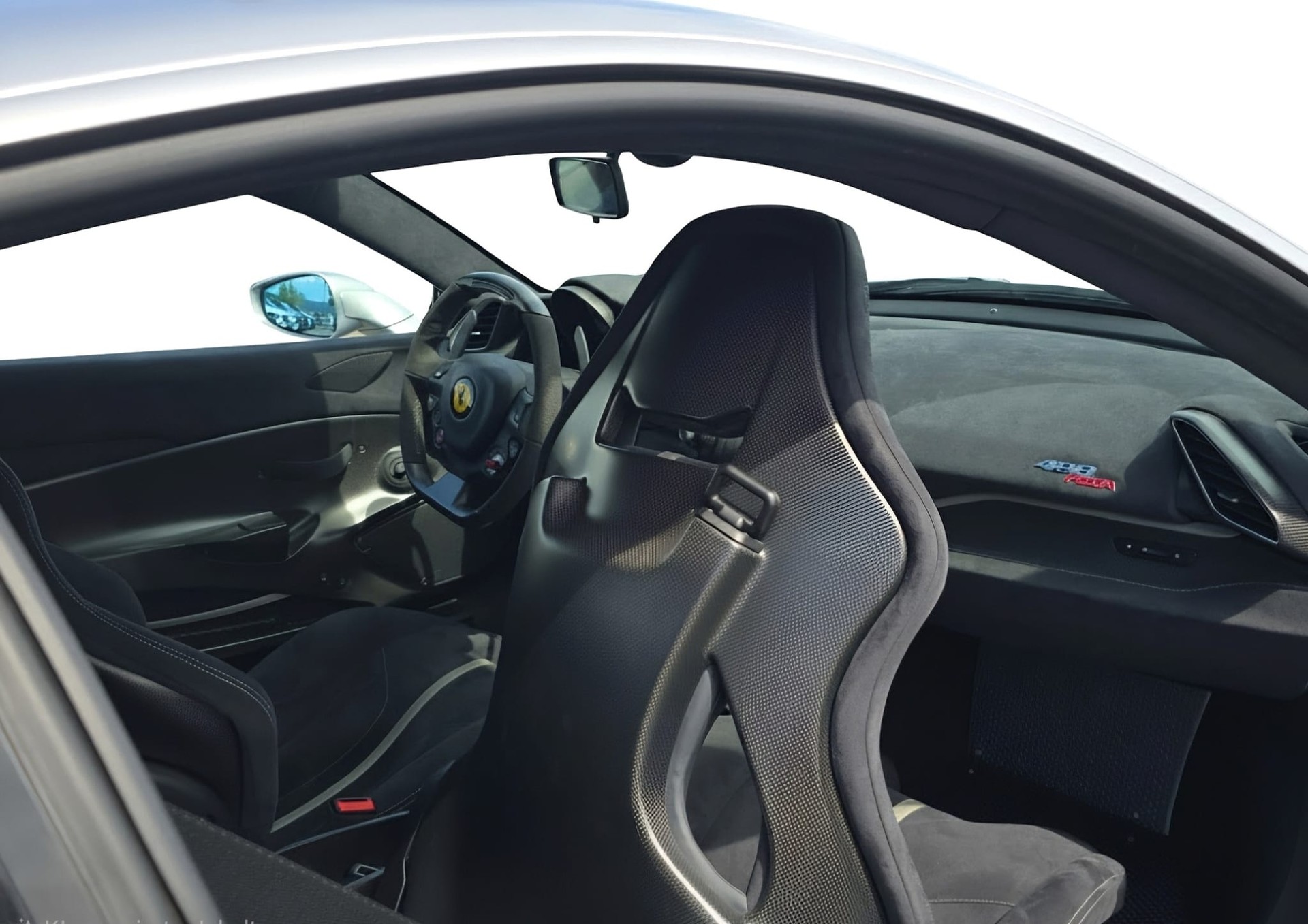 FERRARI 488 Pista 3.9 V8 - 12