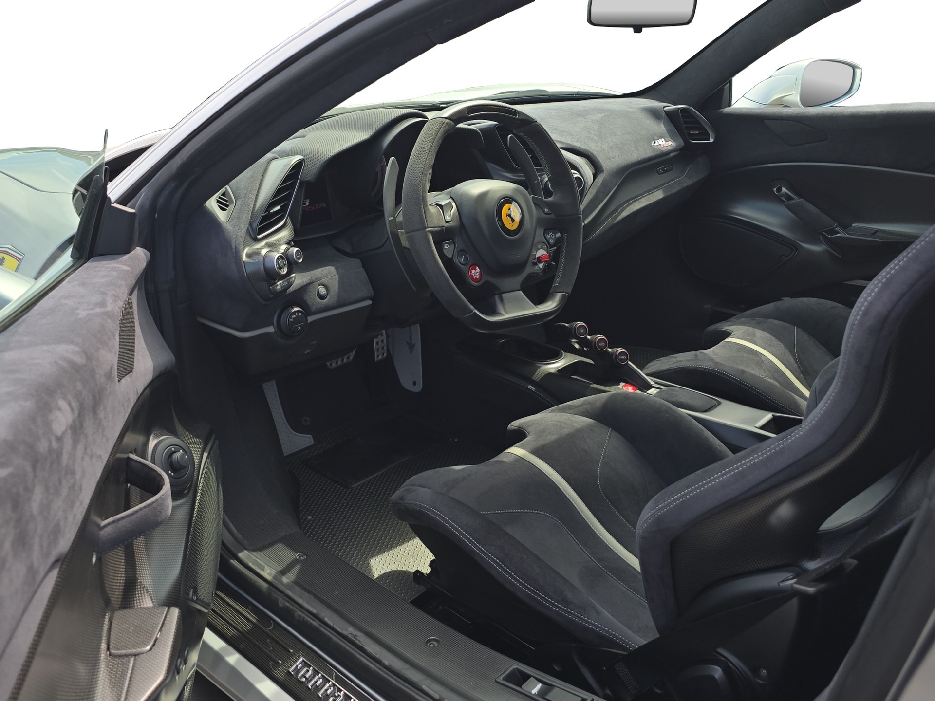 FERRARI 488 Pista 3.9 V8 - 10