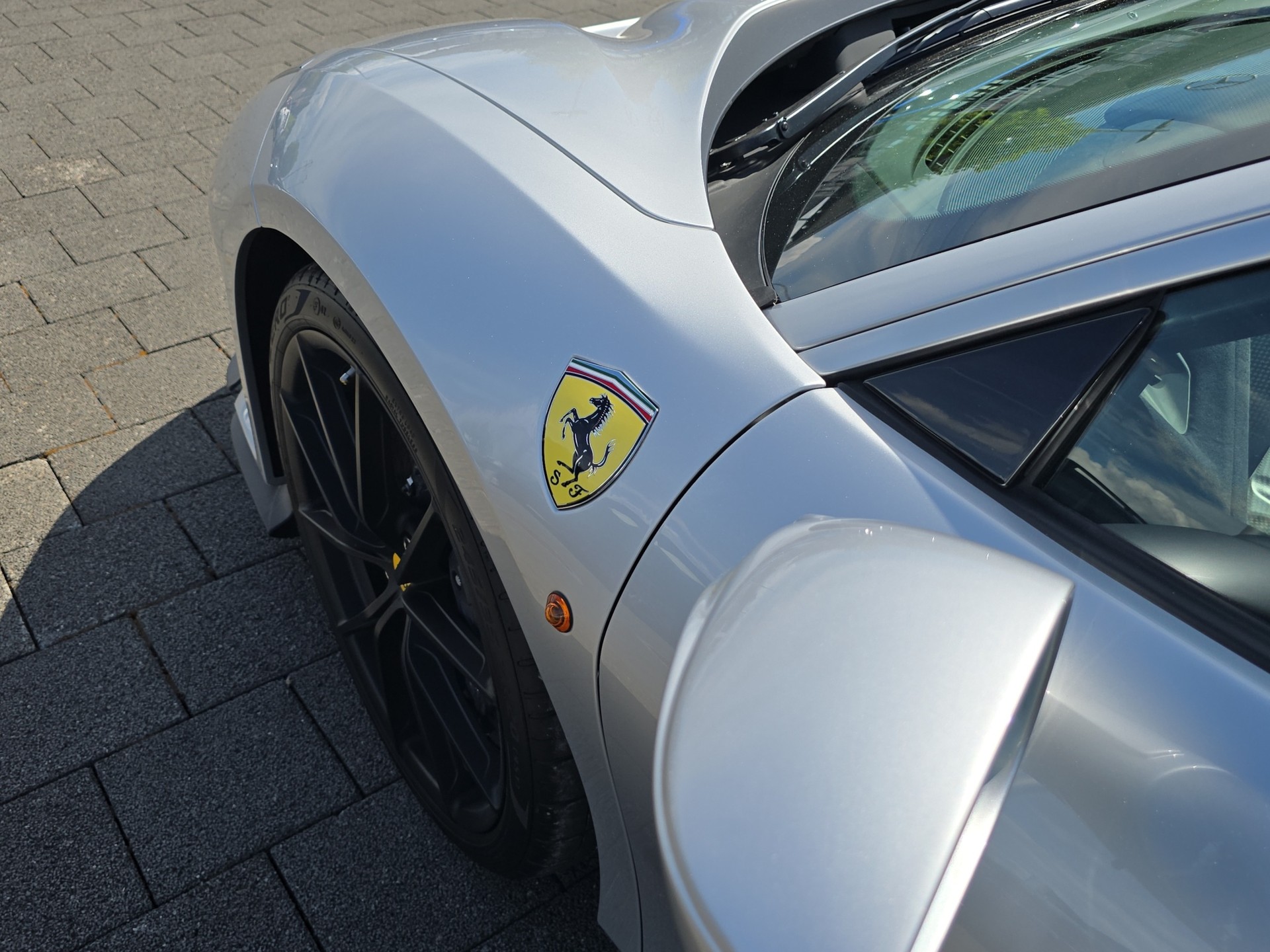 FERRARI 488 Pista 3.9 V8 - 17