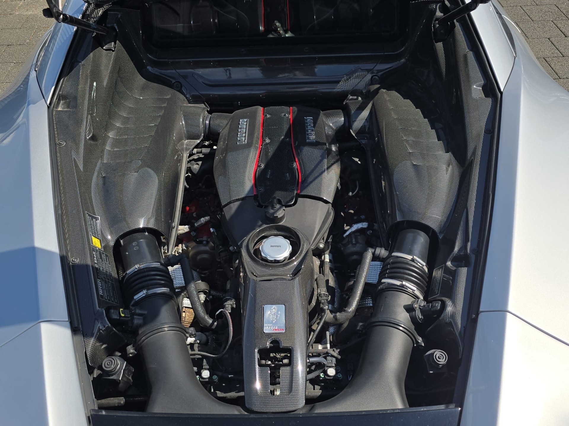 FERRARI 488 Pista 3.9 V8 - 29