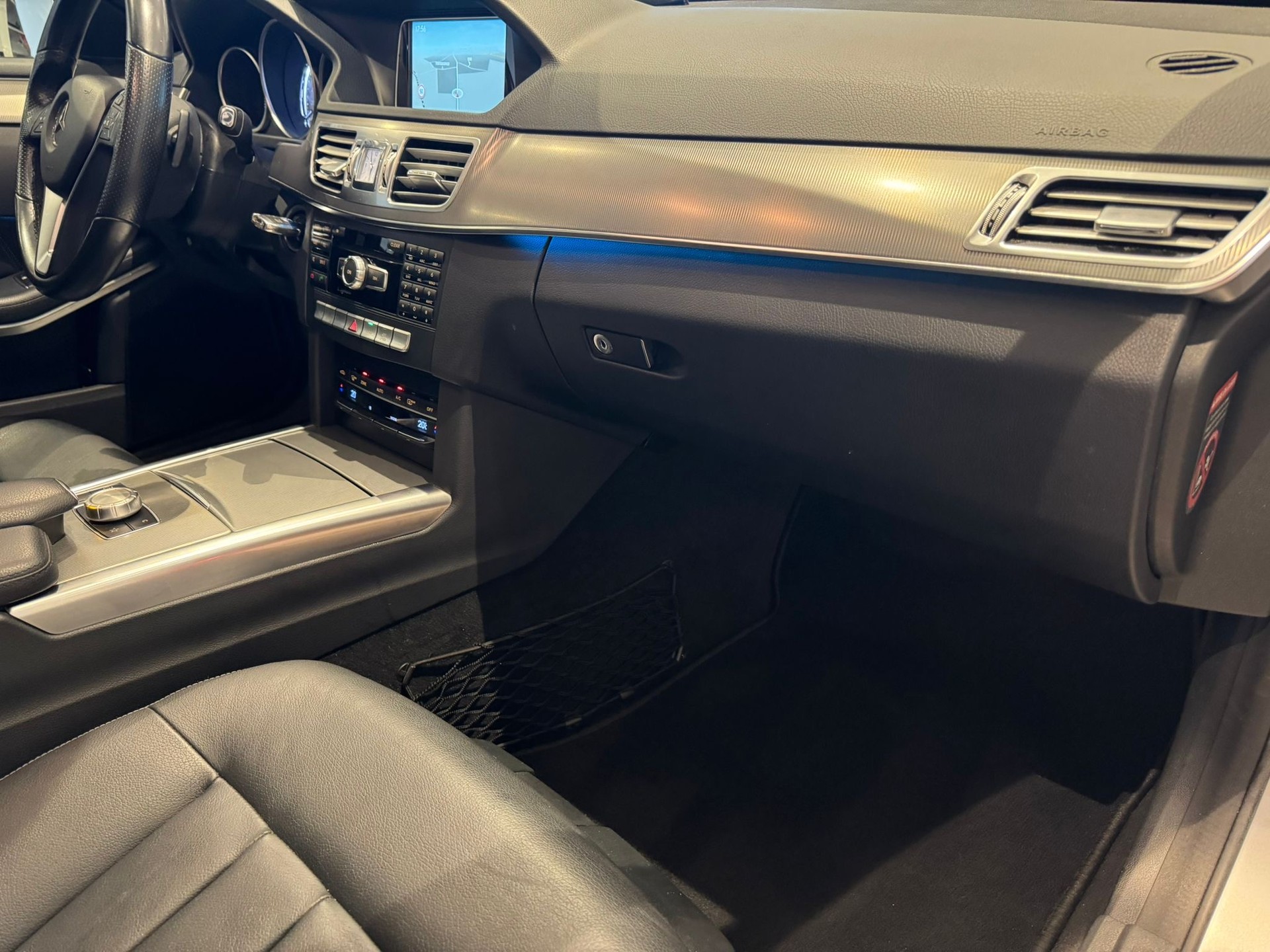 MERCEDES-BENZ E 220 CDI Avantgarde - 13