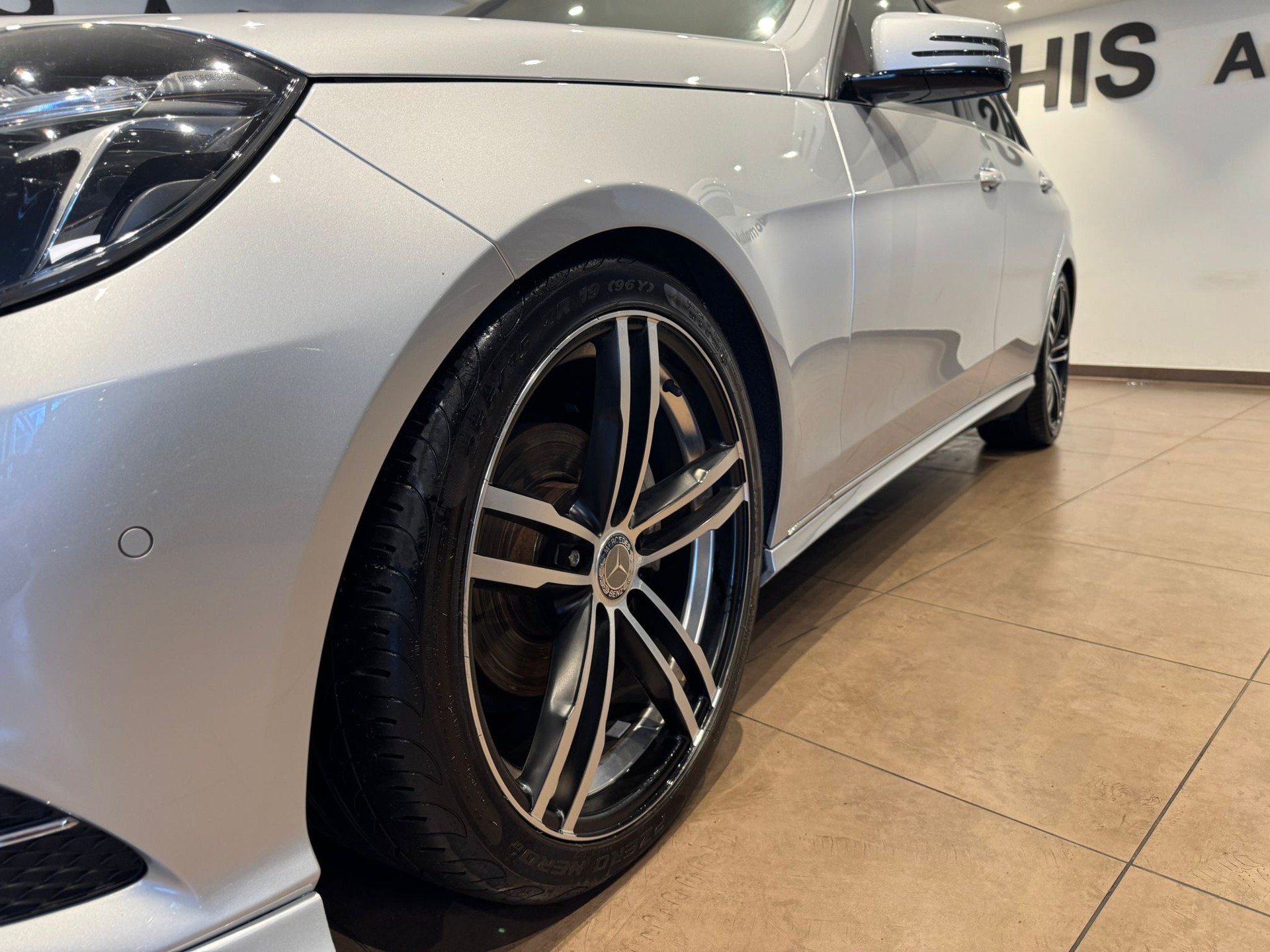 MERCEDES-BENZ E 220 CDI Avantgarde - 17