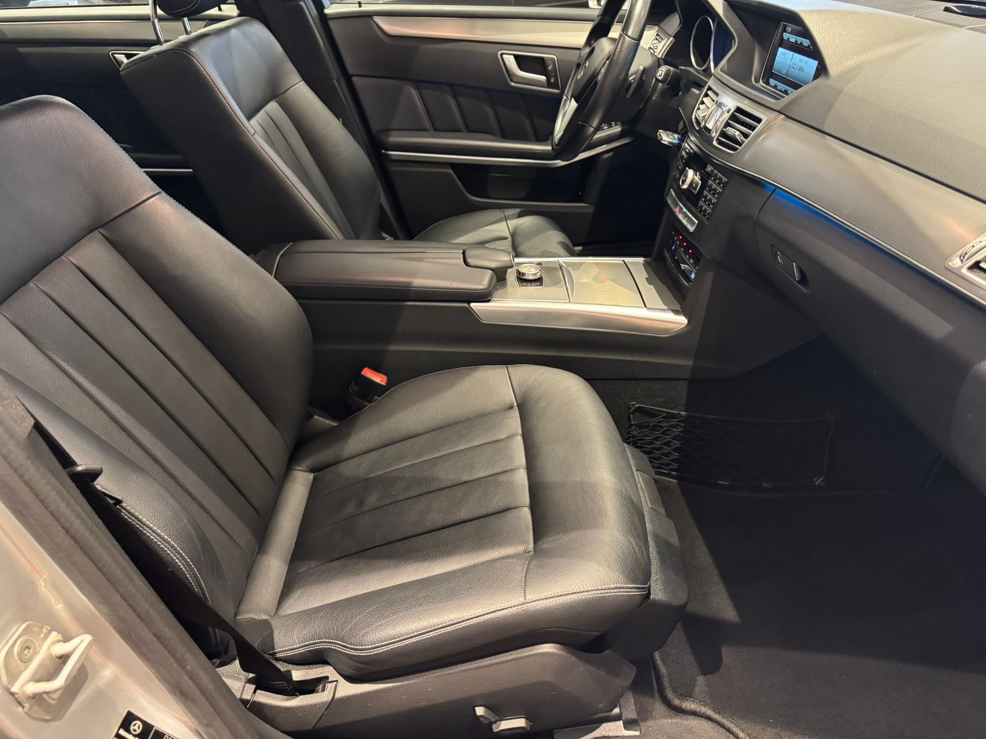 MERCEDES-BENZ E 220 CDI Avantgarde - 19