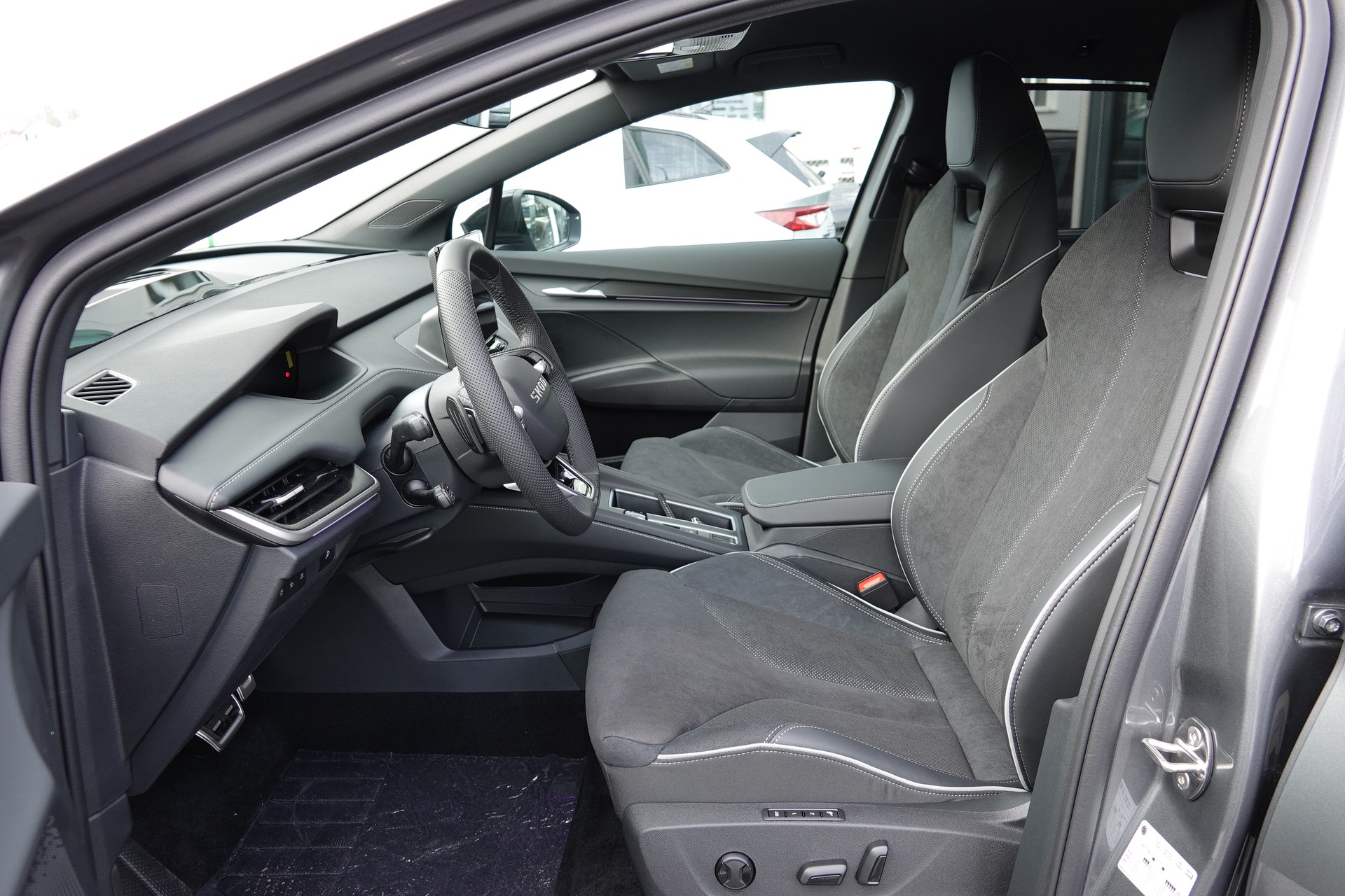 SKODA Elroq 85 Sportline - 12