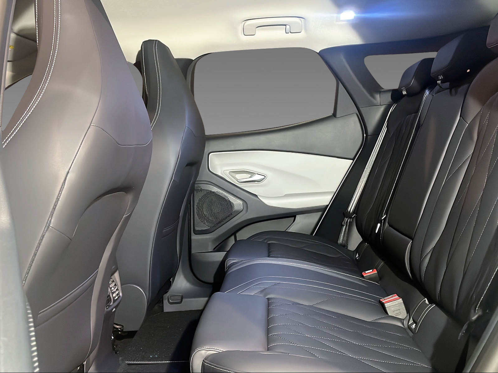 FORD Explorer 77 kWh Extended Range Premium - 12