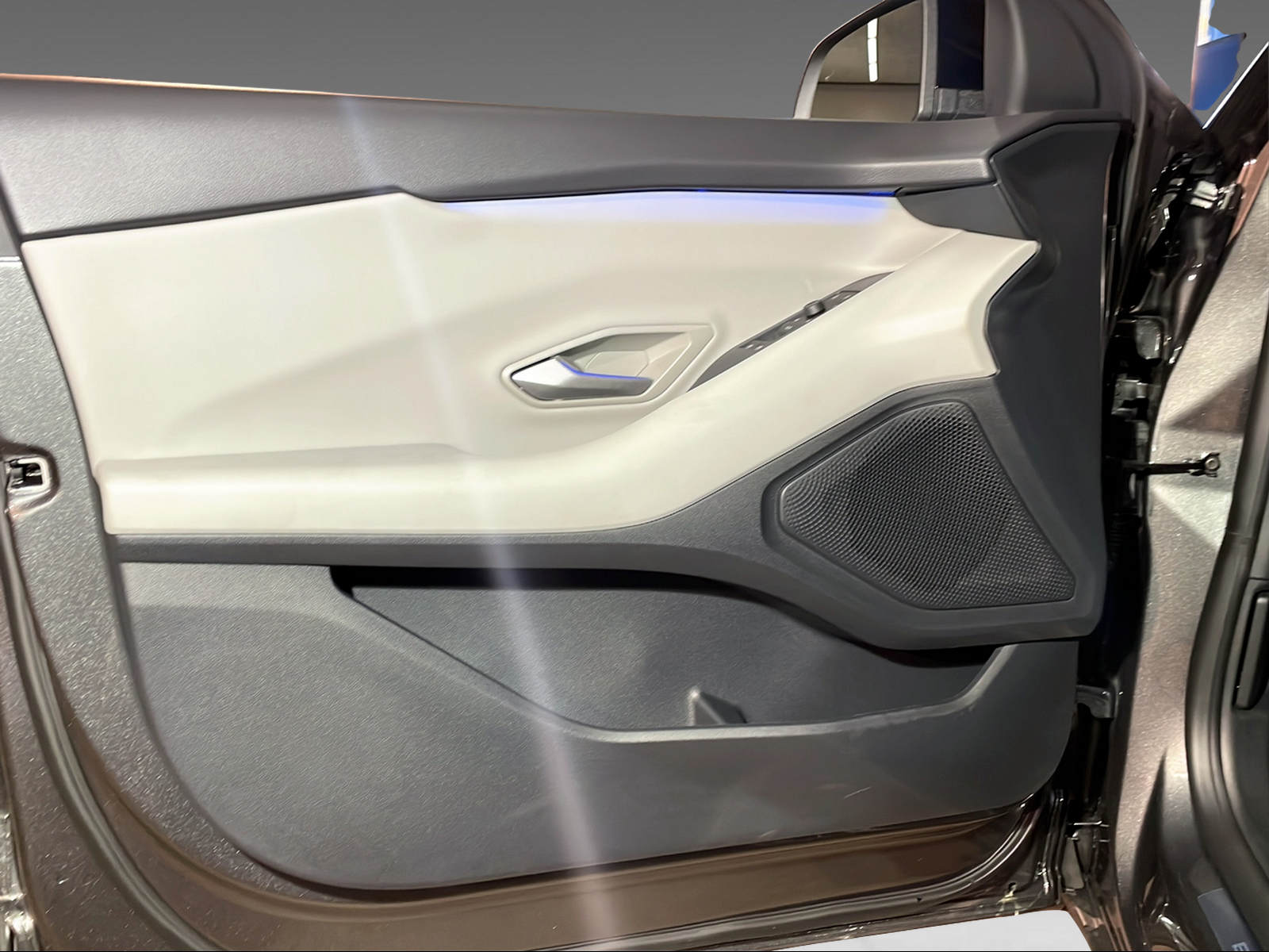 FORD Explorer 77 kWh Extended Range Premium - 11