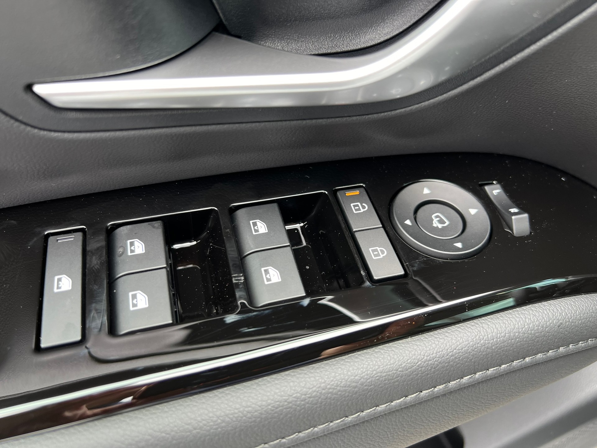 HYUNDAI Tucson 1.6 TGDI HEV Amplia 4WD - 17