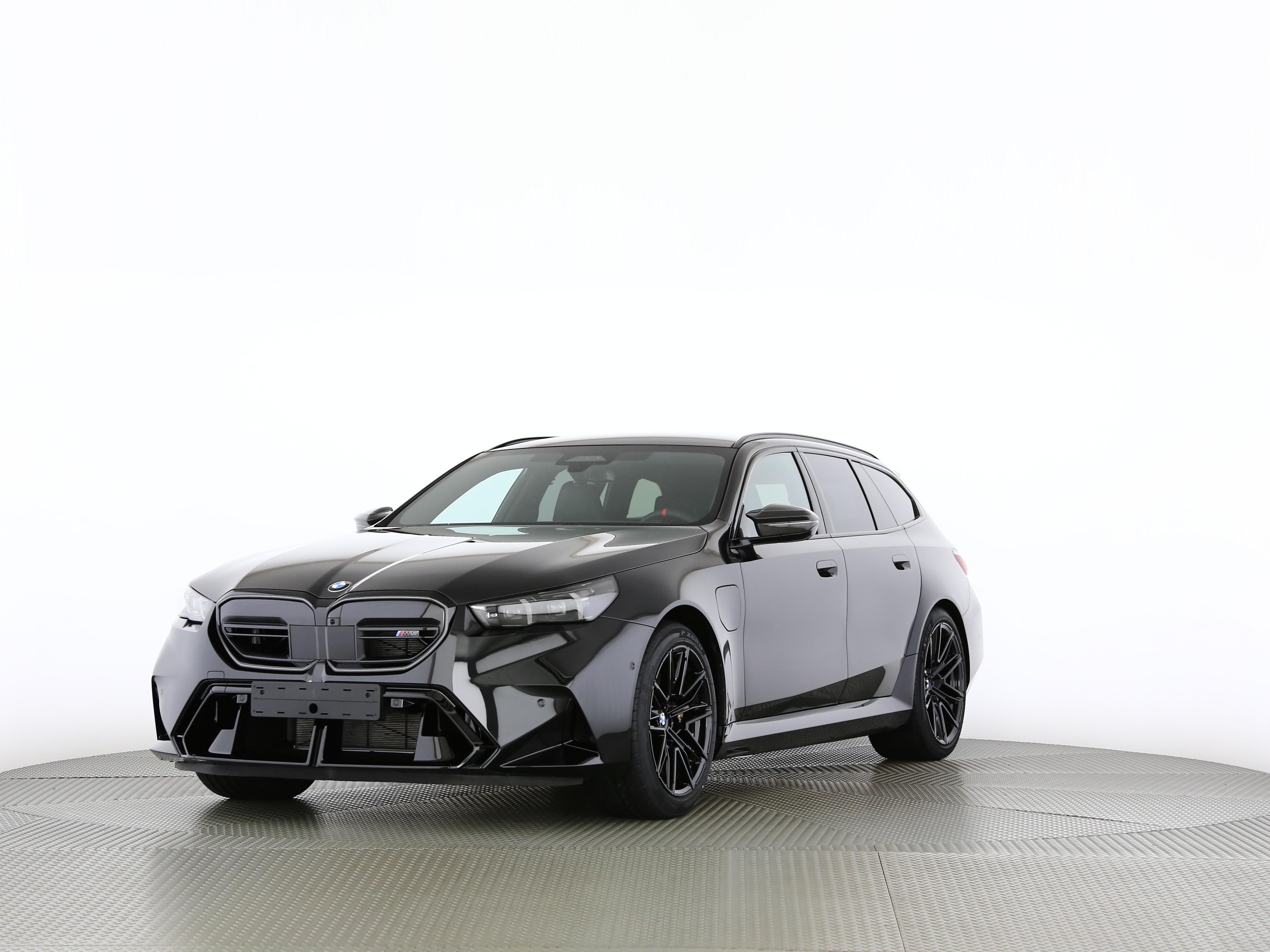 M5 xDrive Touring