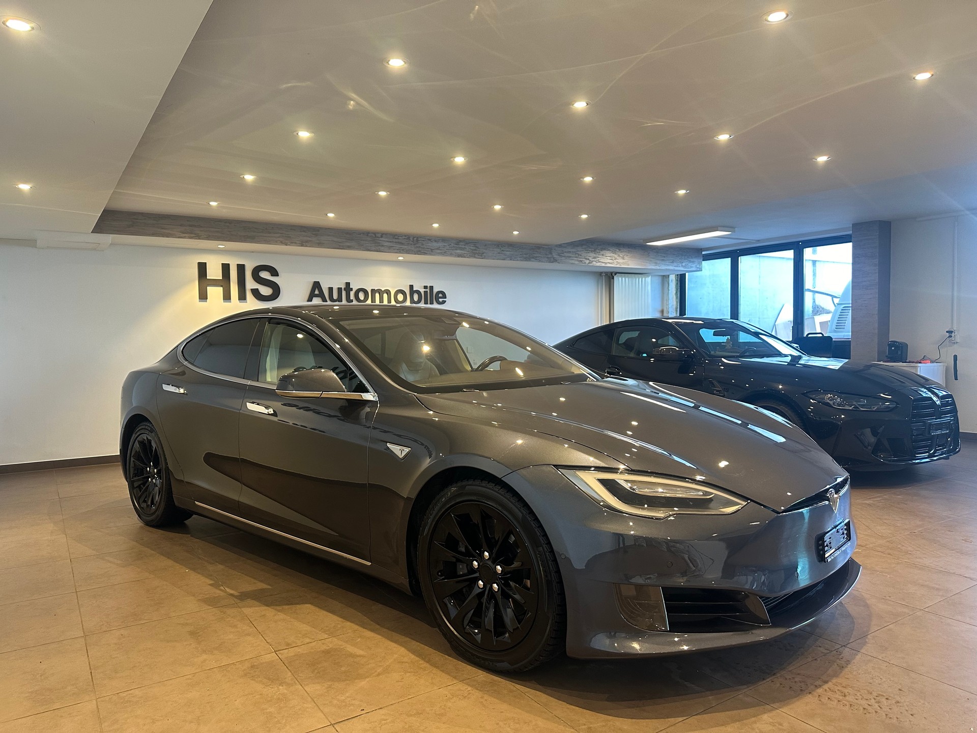TESLA Model S 70 D - 5