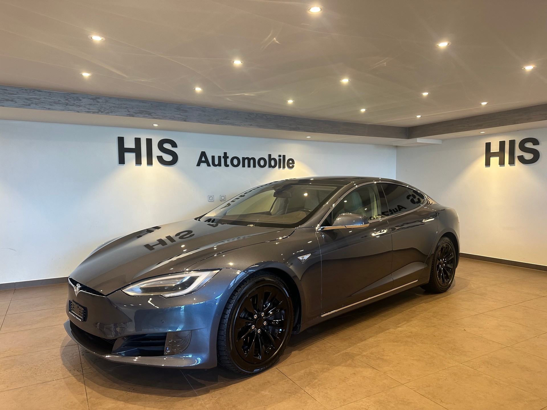 TESLA Model S 70 D - 2