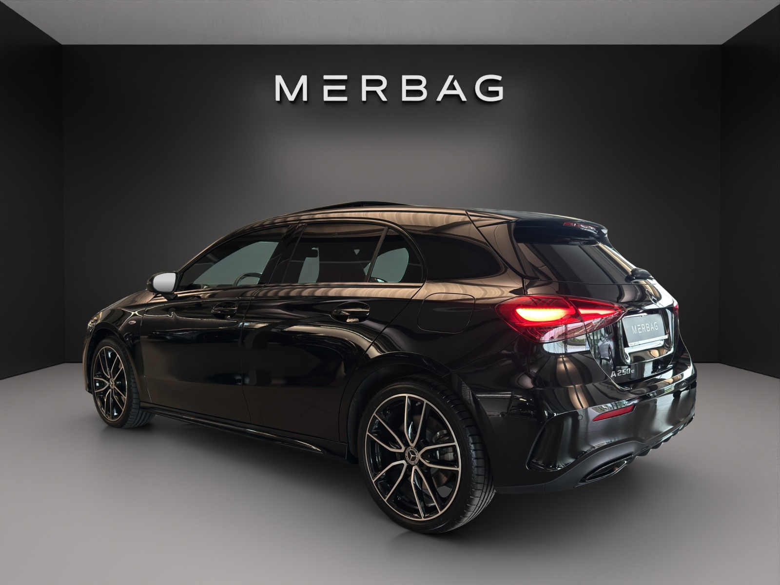 MERCEDES-BENZ A 250 e EQ Star 8G-DCT - 4