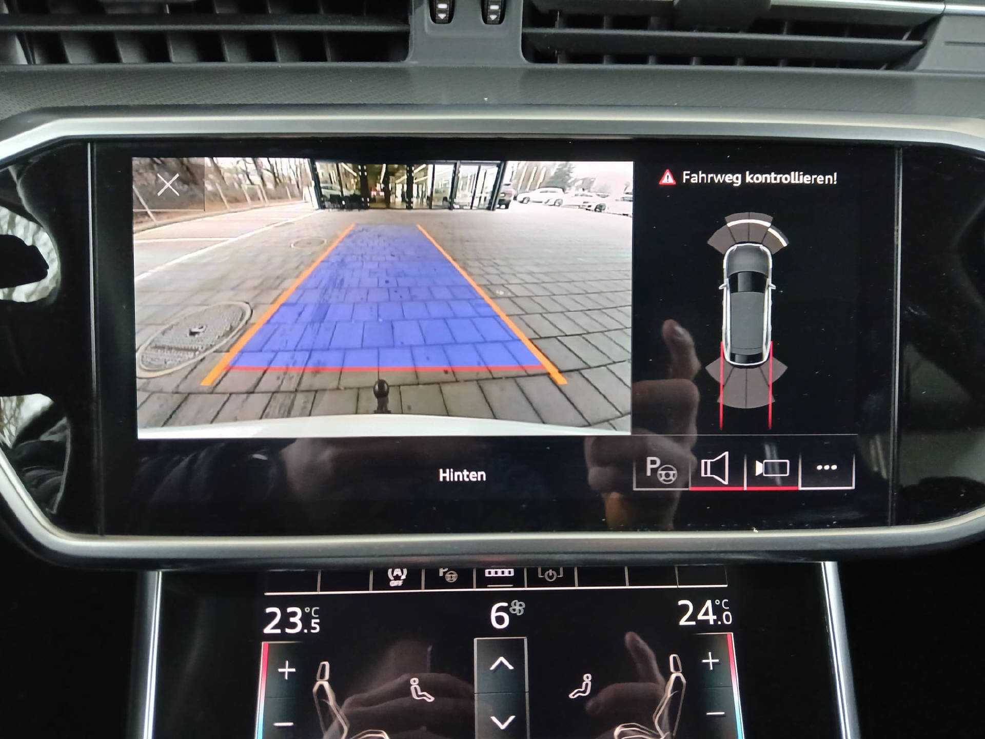 AUDI A6 Avant 2.0 40 TDI Sport quattro S-Tronic-9