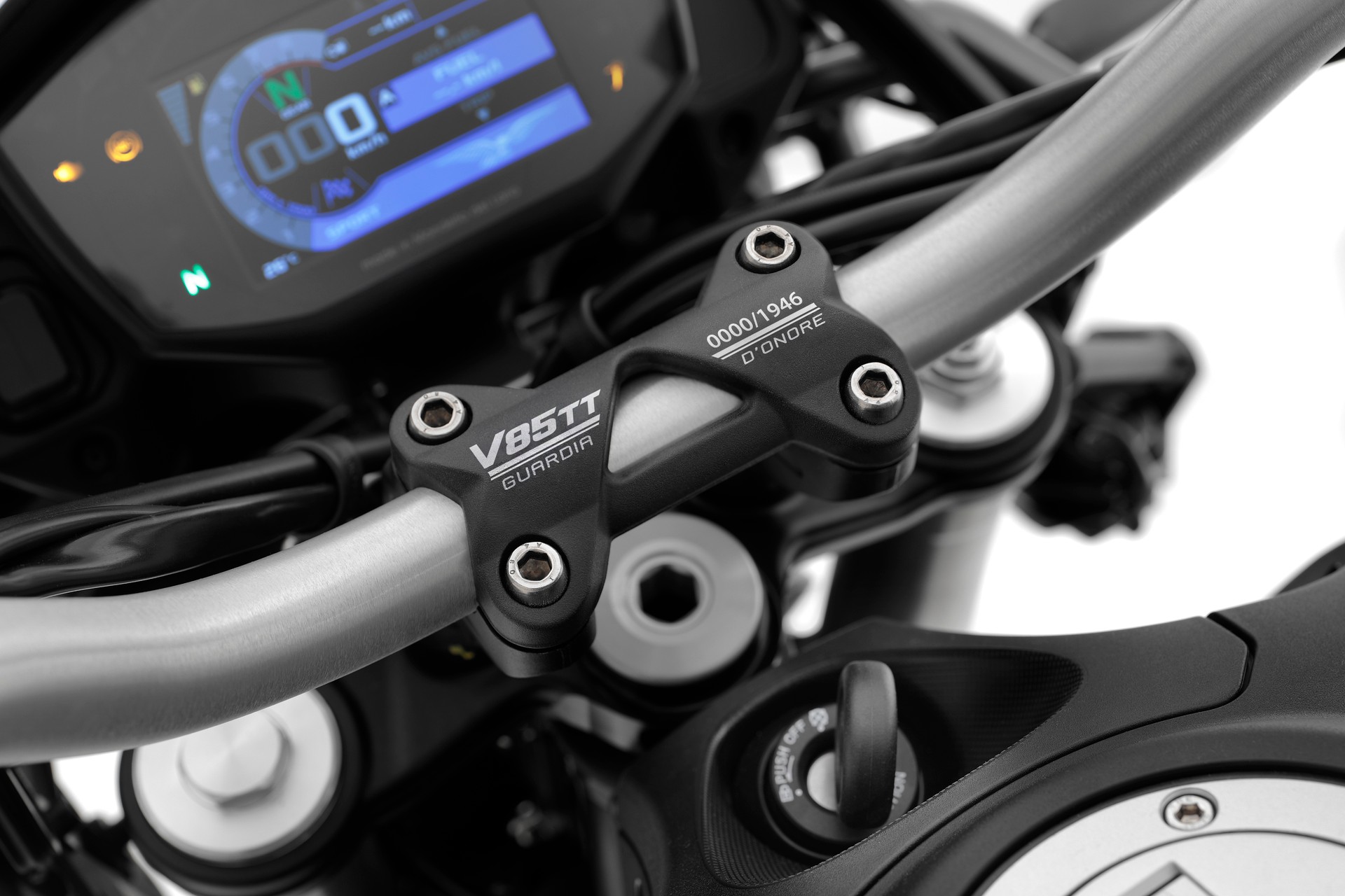 MOTO GUZZI V85 TT Guardia d'Onore - 4